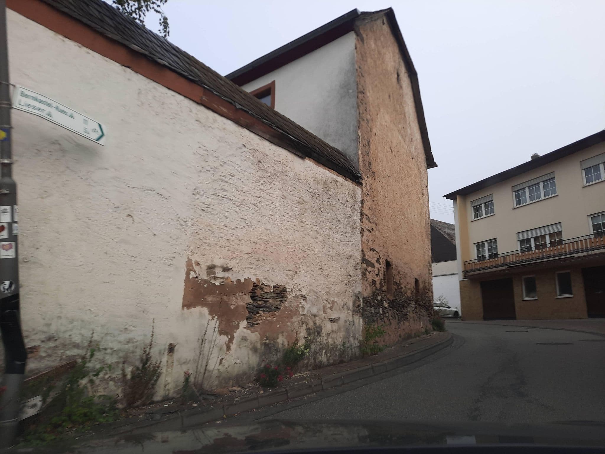 Street view near Weingut Jacob Steffen-Erben, Osann-Monzel — © Lowiekse (CC BY-SA · Mapillary)