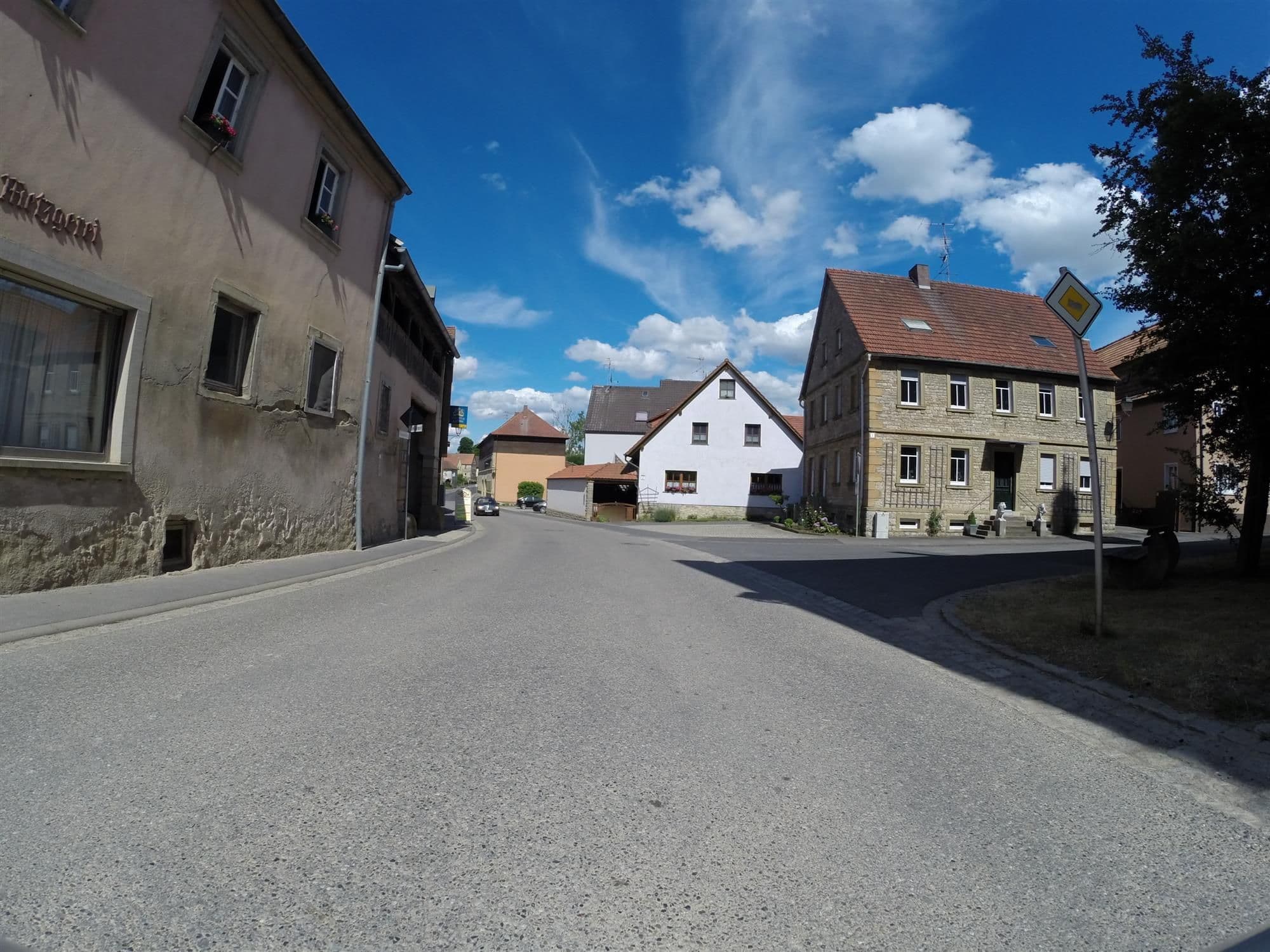 Street view near Hotel Schloss Zeilitzheim, Kolitzheim — © ahzf (CC BY-SA · Mapillary)