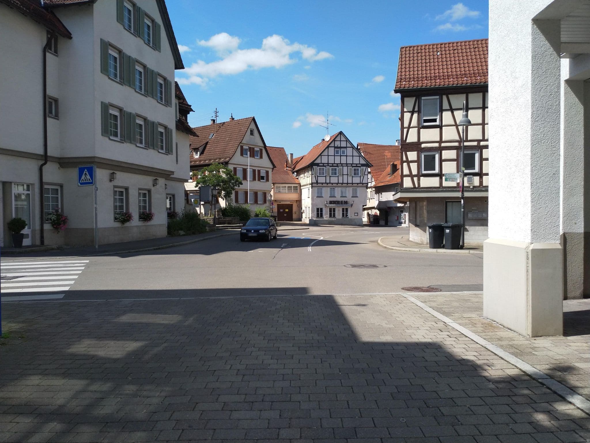 Street view near Flair-Hotel Restaurant Vier Jahreszeiten, Bad Urach — © ente (CC BY-SA · Mapillary)