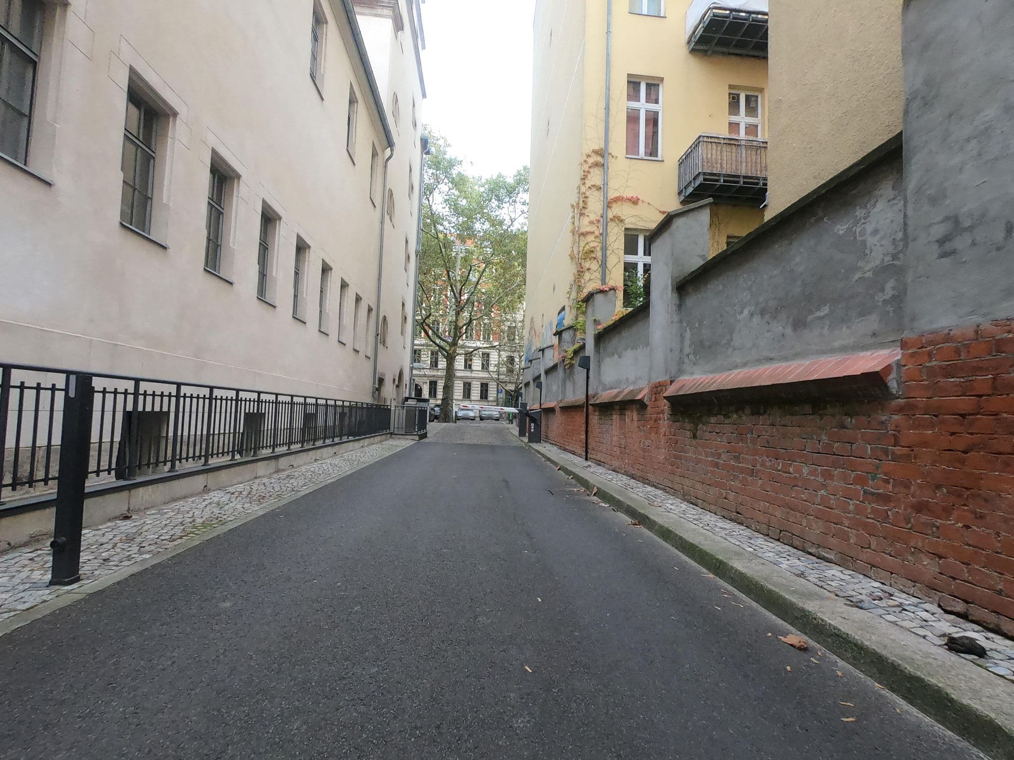 Street view near Hotel Oderberger, Prenzlauer Berg — © carlheinz (CC BY-SA · Mapillary)