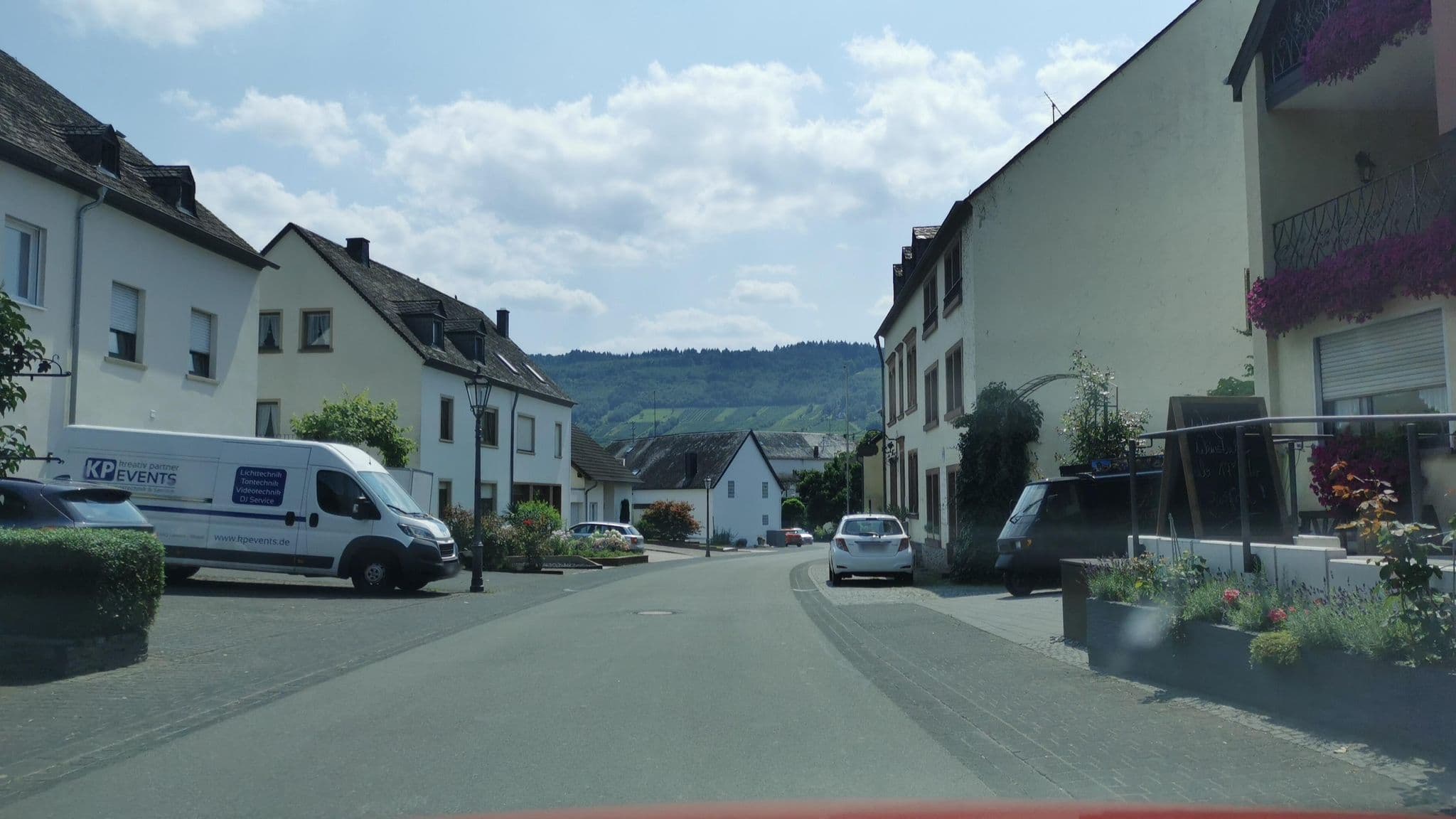 Street view near Weingut Sandra Berweiler, Leiwen — © ma_rt_in (CC BY-SA · Mapillary)