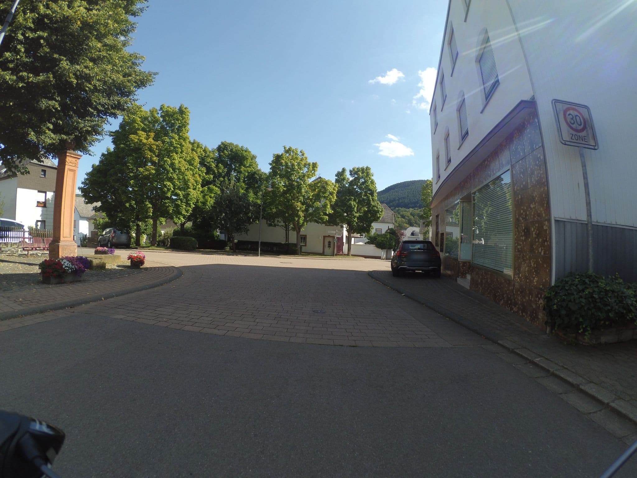 Street view near Gästehaus Familie Regneri, Riol — © peewee32 (CC BY-SA · Mapillary)
