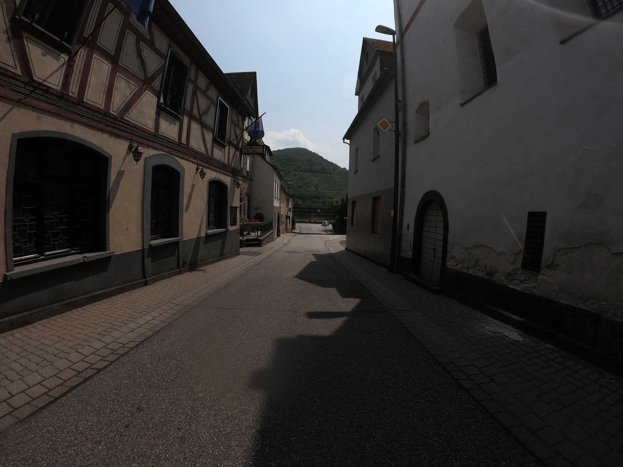 Street view near Alte Weinstube Burg Eltz, Treis-Karden — © joostjakob (CC BY-SA · Mapillary)