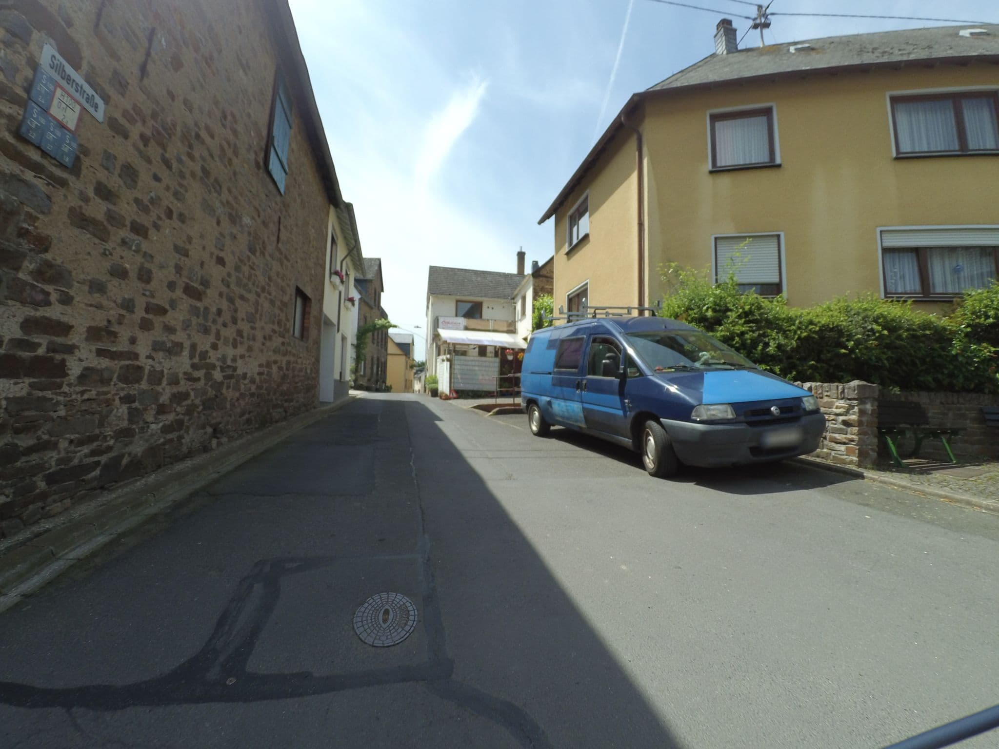 Street view near Weingut Jakob Müller, Treis-Karden — © peewee32 (CC BY-SA · Mapillary)
