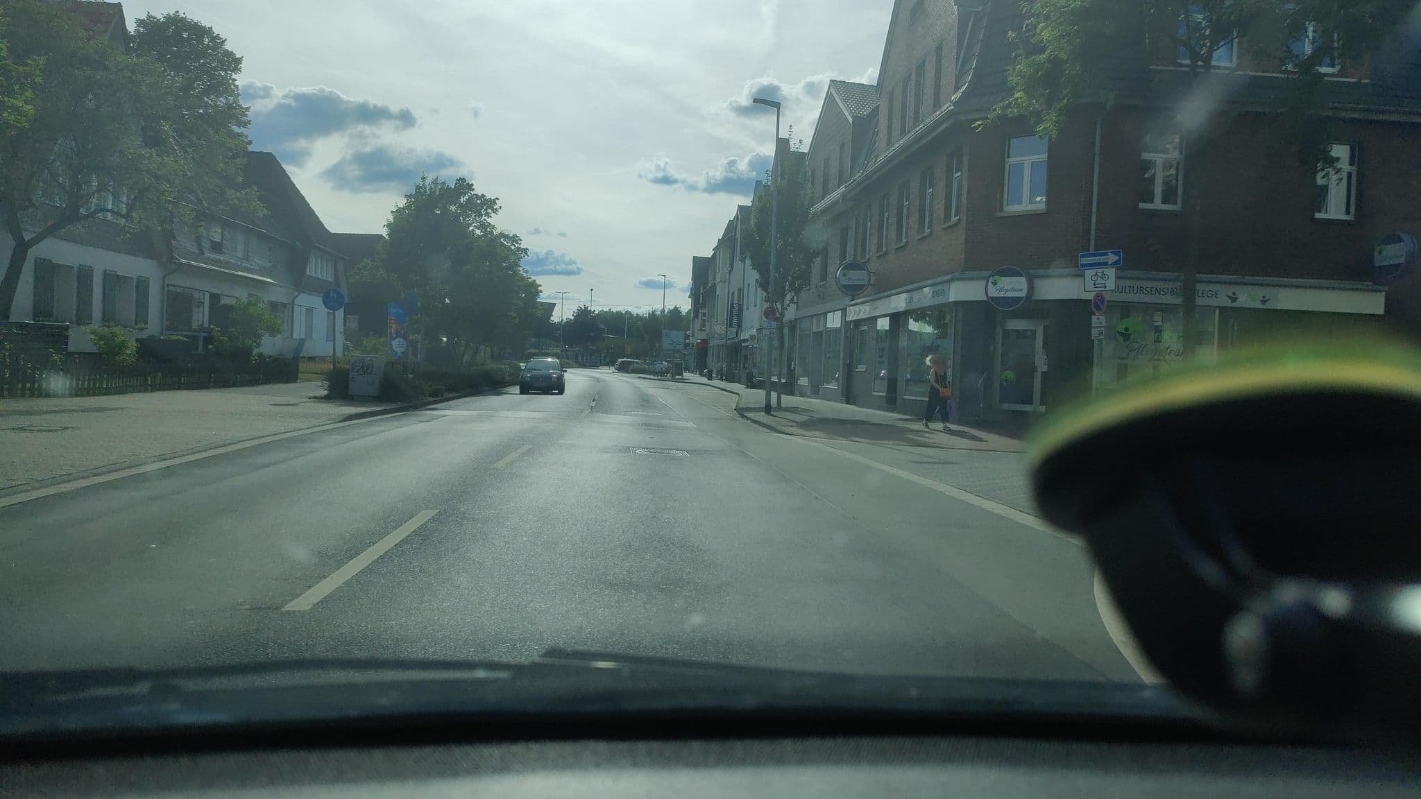 Street view near Lintforter Hof, Kamp-Lintfort — © poxonline (CC BY-SA · Mapillary)