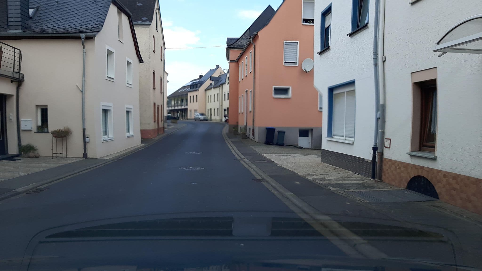Street view near Ferienweingut E. Keifer, Zeltingen-Rachtig — © Lowiekse (CC BY-SA · Mapillary)