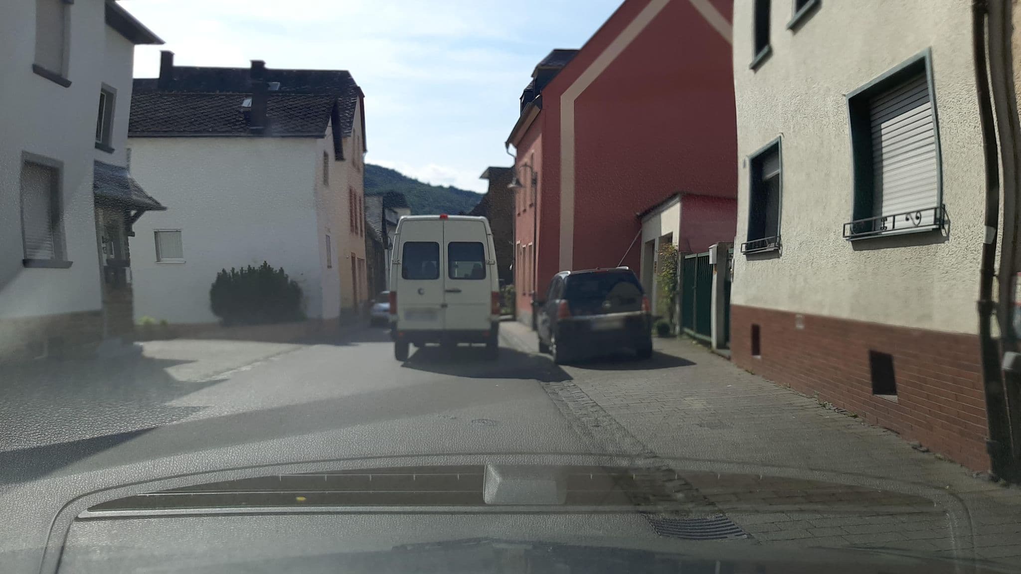 Street view near Moselbleibe Winzerhaus Kues, Bernkastel-Kues — © Lowiekse (CC BY-SA · Mapillary)