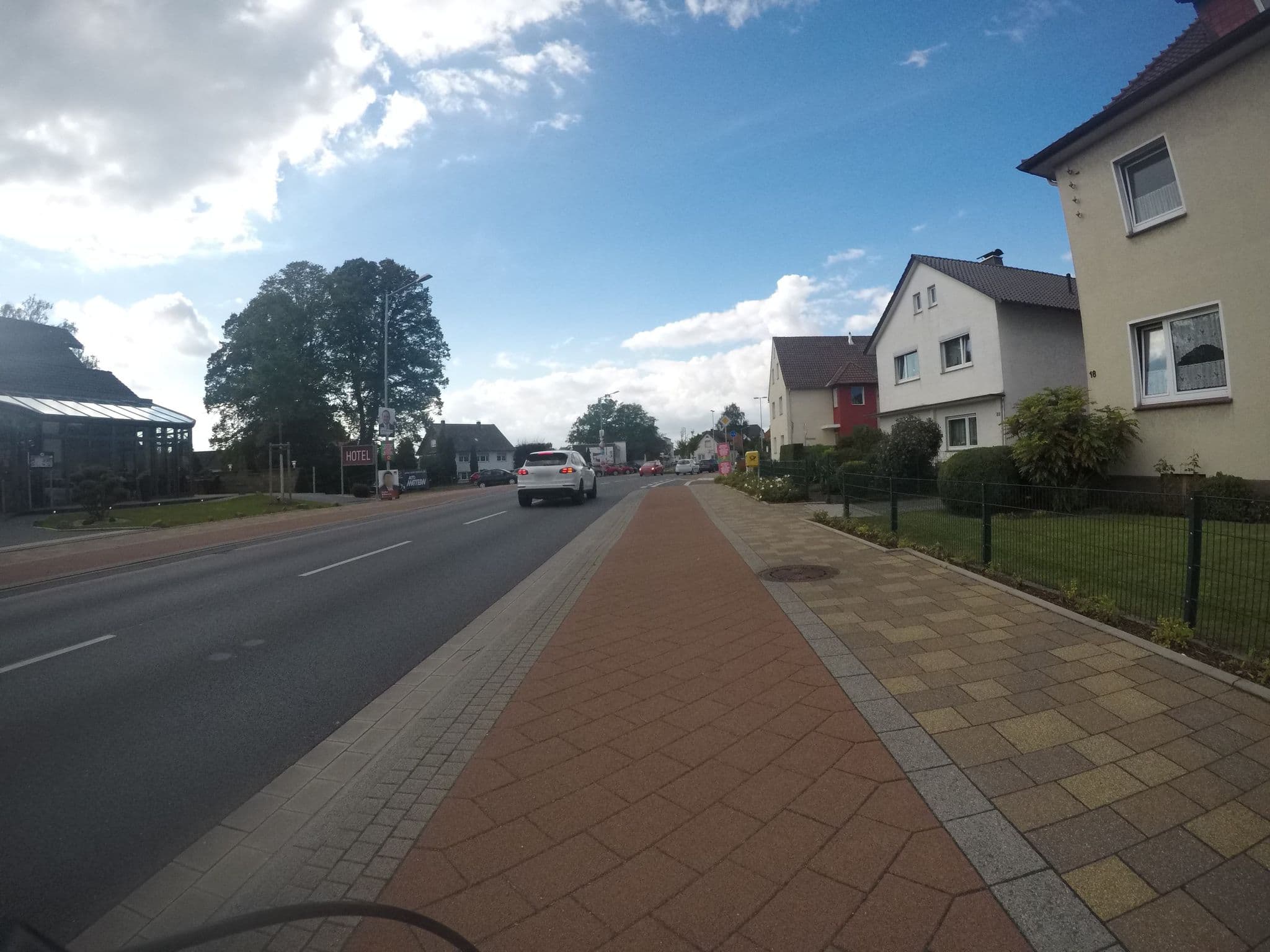 Street view near Robrooks, Herford — © mapiman (CC BY-SA · Mapillary)