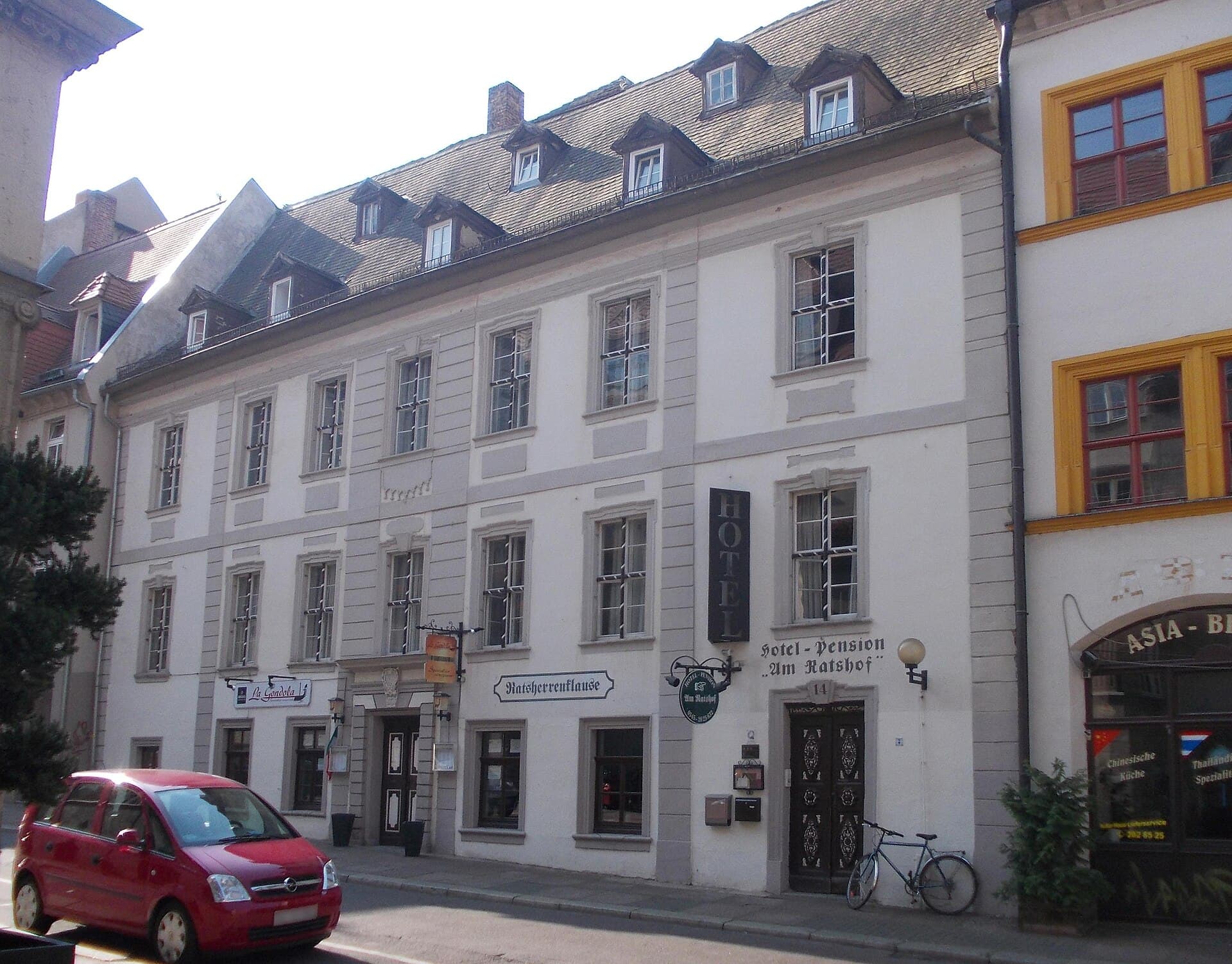 Hotel-Pension Am Ratshof (via Wikimedia Commons, CC BY-SA 3.0)