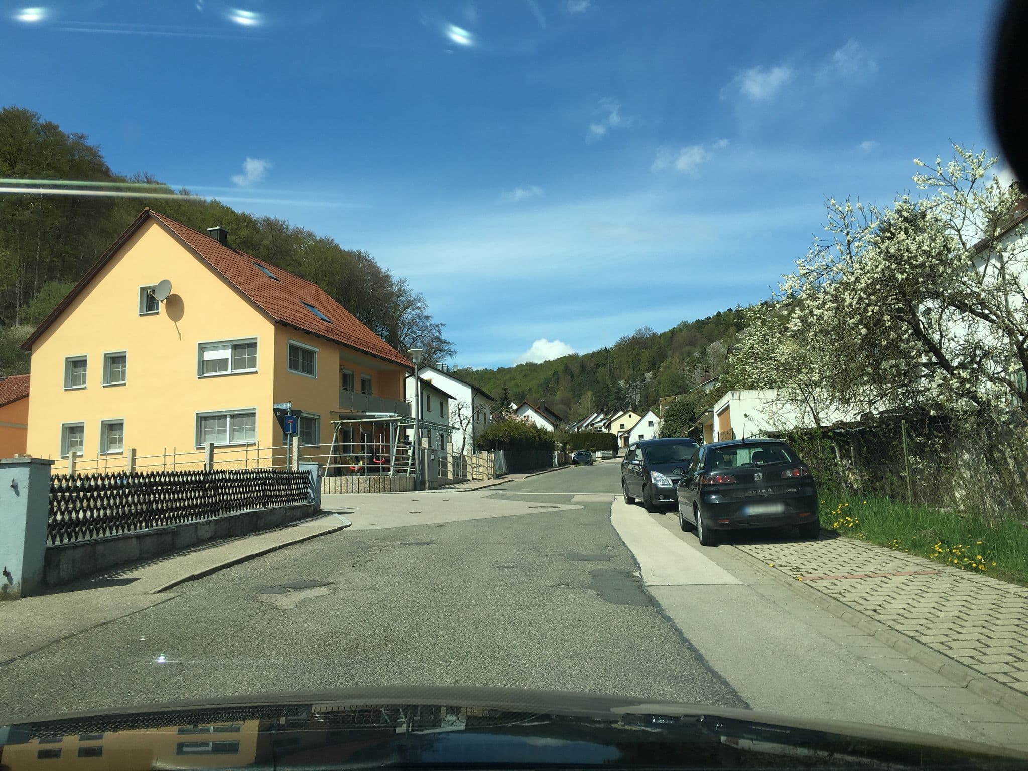 Street view near Haus Wenninger, Solnhofen — © derzornigemarkus (CC BY-SA · Mapillary)