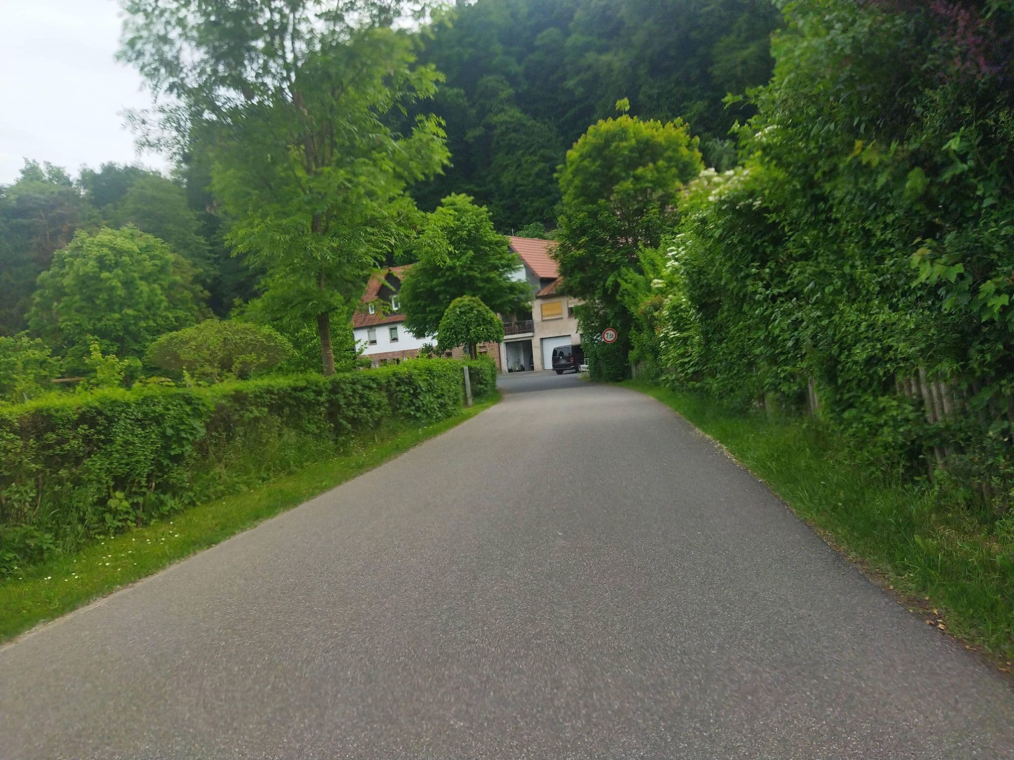 Street view near Wohnmobilstellplatz Markt Obersinn, Obersinn — © changchun1 (CC BY-SA · Mapillary)