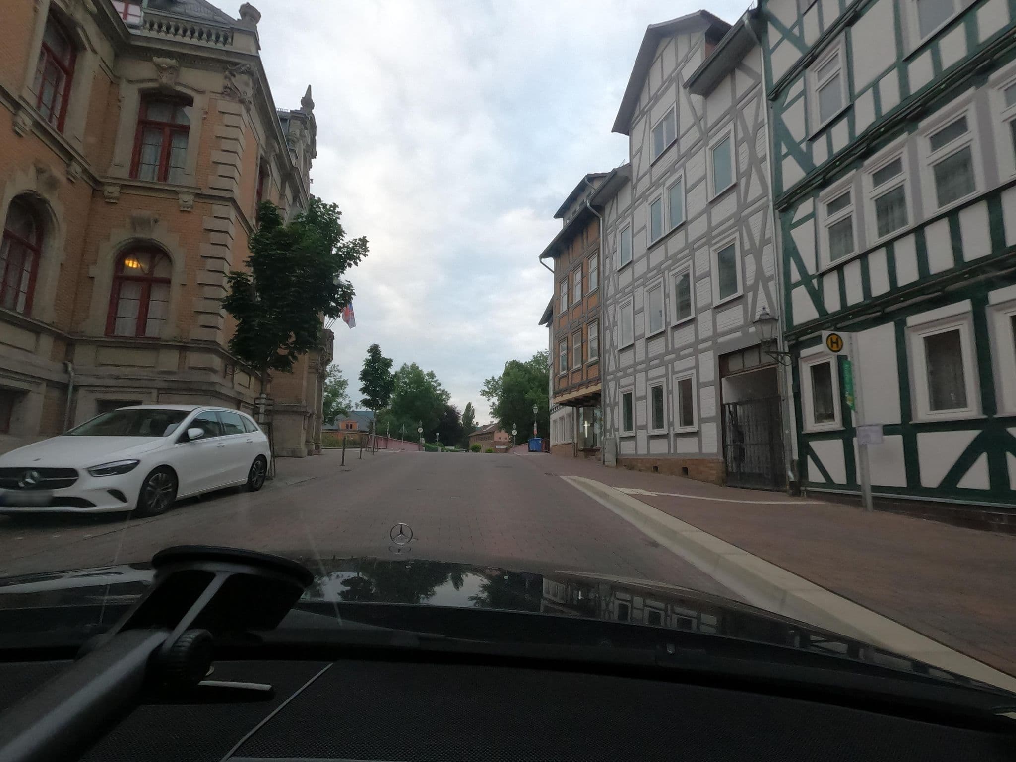 Street view near Villa Ponte Wisera, Eschwege — © saschahaberkorn (CC BY-SA · Mapillary)
