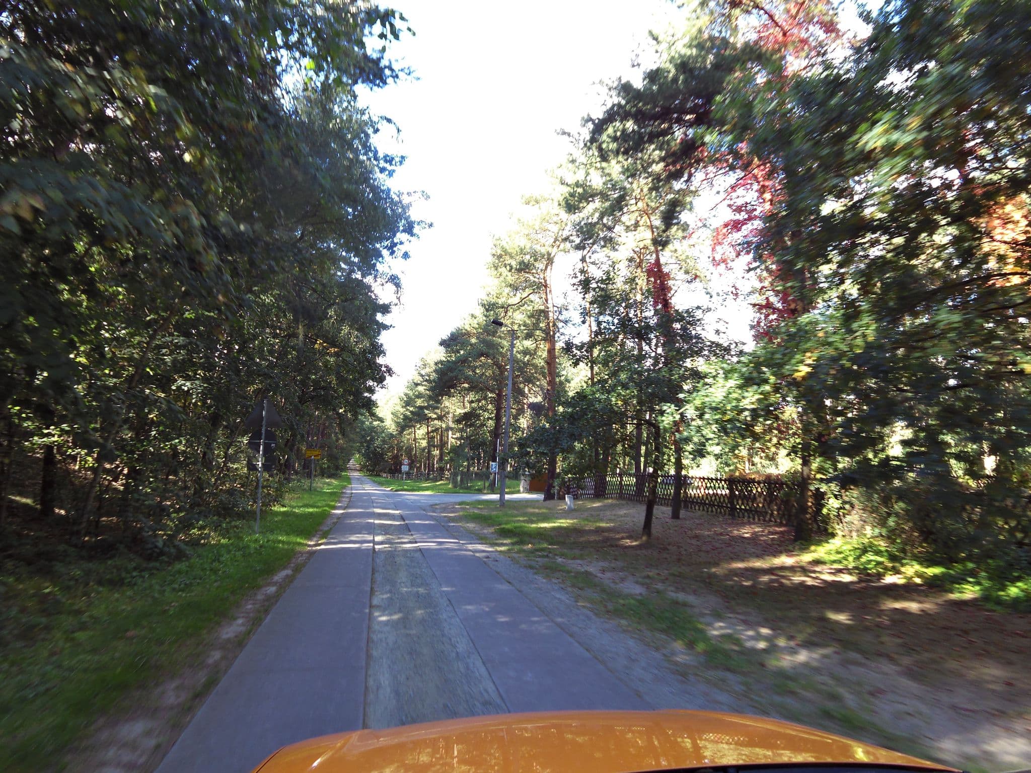 Street view near Feriendorf "Am Weinberg", Beelitz — © moenk (CC BY-SA · Mapillary)
