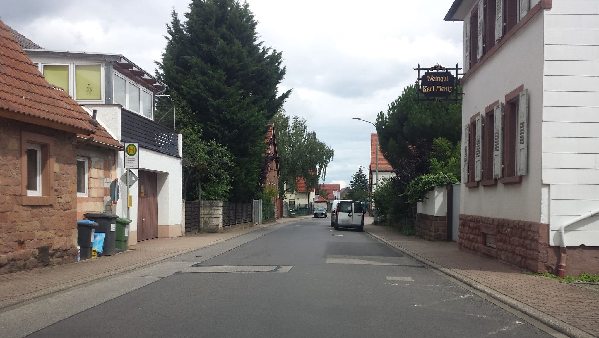 Street view near Gästehaus De Schlofwandler, Edesheim — © wegavision (CC BY-SA · Mapillary)