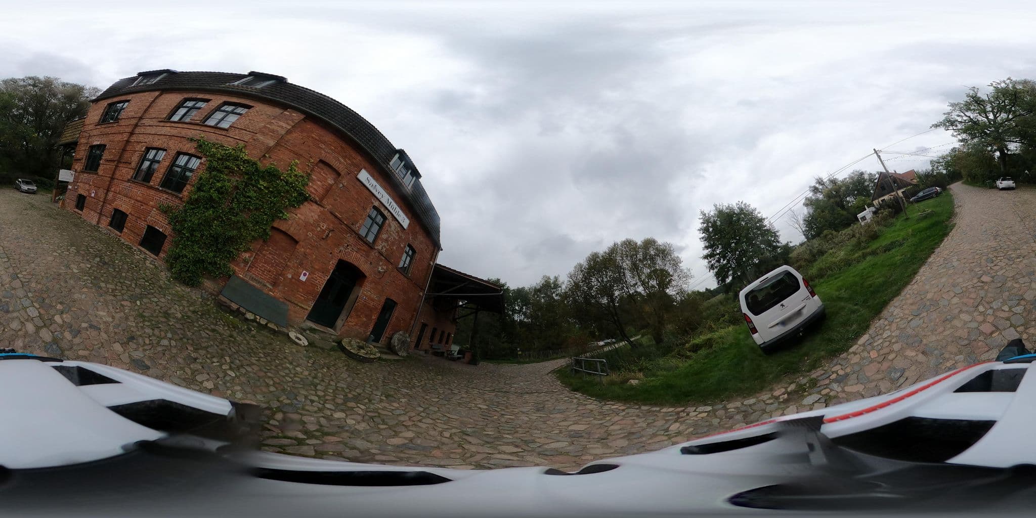 Street view near Ferienhof Salvey Mühle, Gartz — © Oderradler (CC BY-SA · Mapillary)