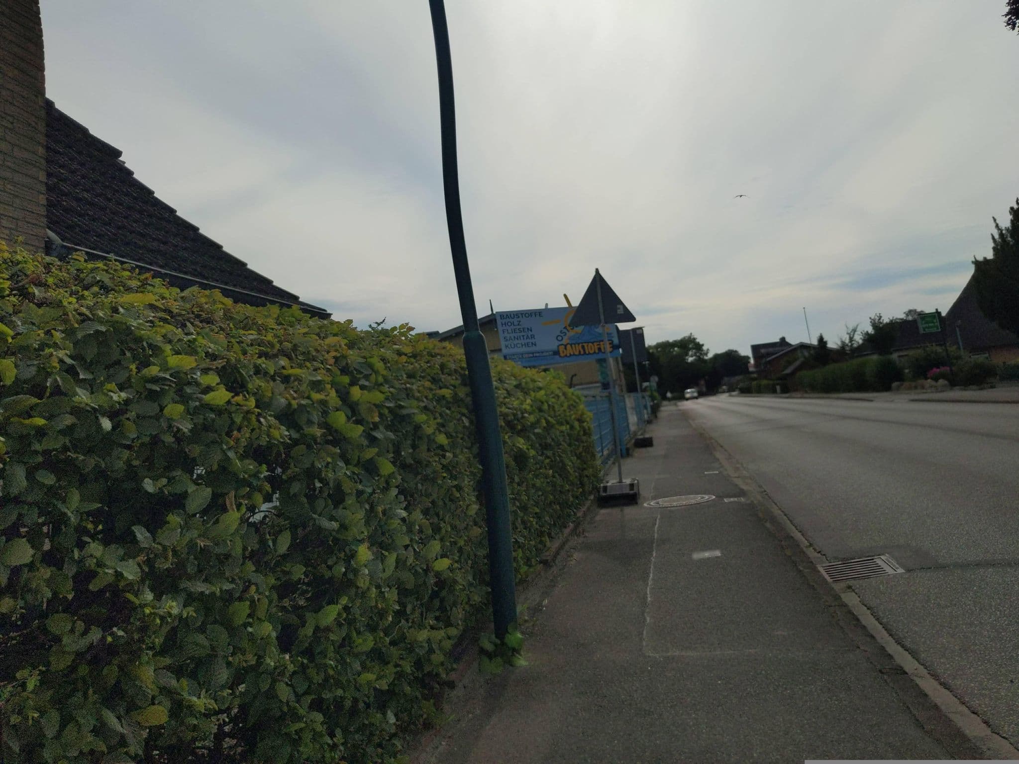 Street view near Kiek mol in, Kellenhusen — © rasmustravemnd (CC BY-SA · Mapillary)
