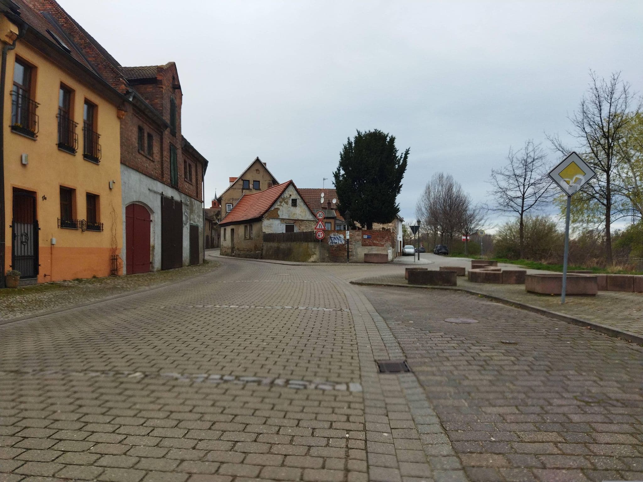 Street view near Pension - Schernich, Alsleben — © changchun1 (CC BY-SA · Mapillary)