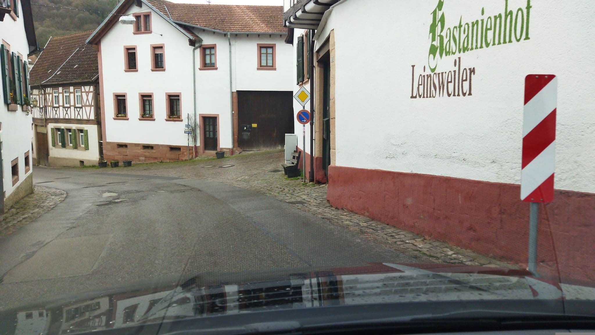 Street view near Kastanienhof, Ilbesheim — © changchun1 (CC BY-SA · Mapillary)