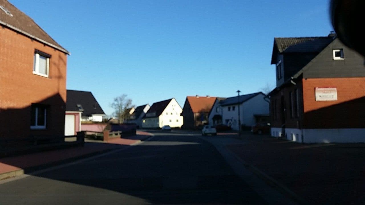 Street view near Zimmervermietung Pani Maria, Rühen — © tian (CC BY-SA · Mapillary)