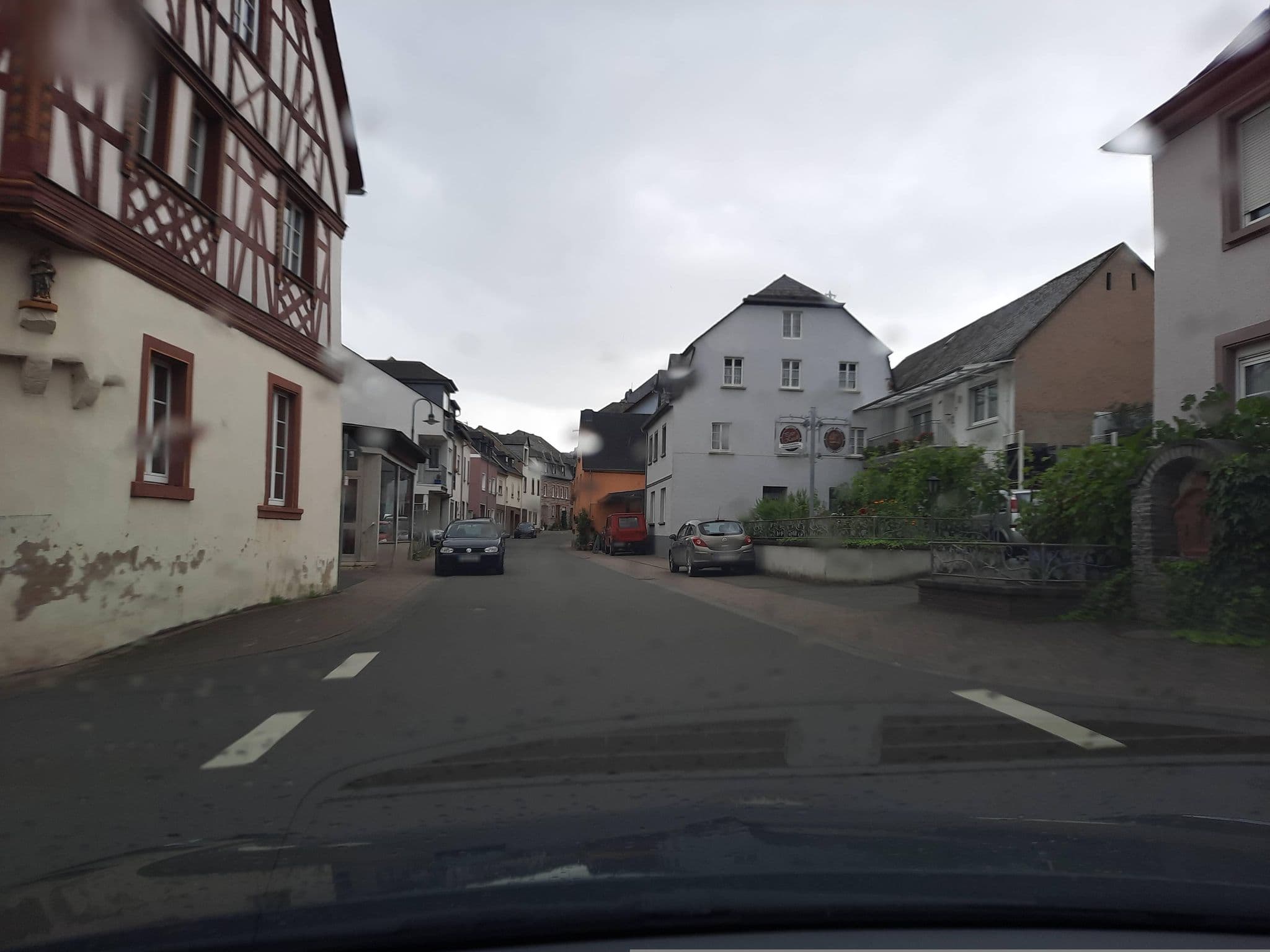 Street view near Weingut Knodt-Trossen, Kröv — © Lowiekse (CC BY-SA · Mapillary)