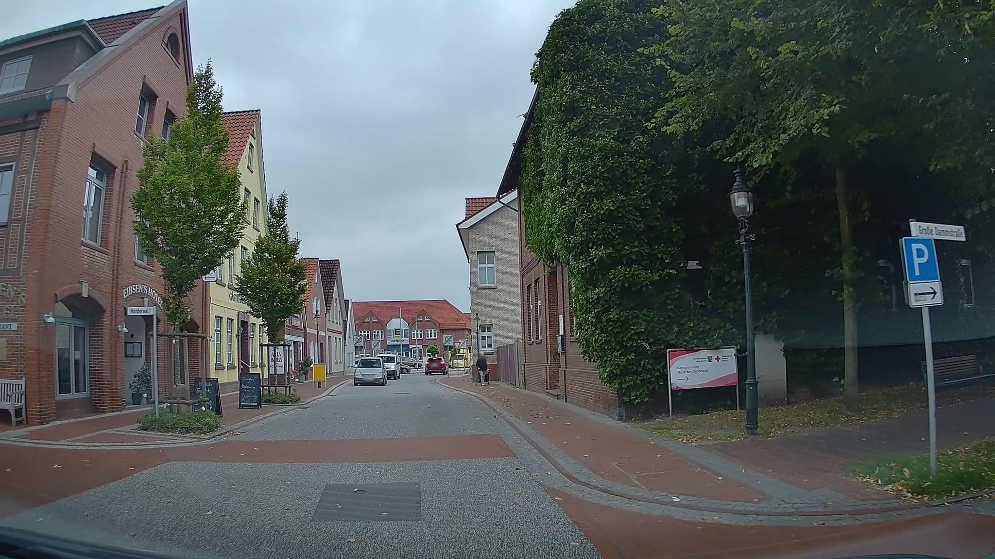 Street view near Altstadthotel Eibsen, Otterndorf — © hendel (CC BY-SA · Mapillary)