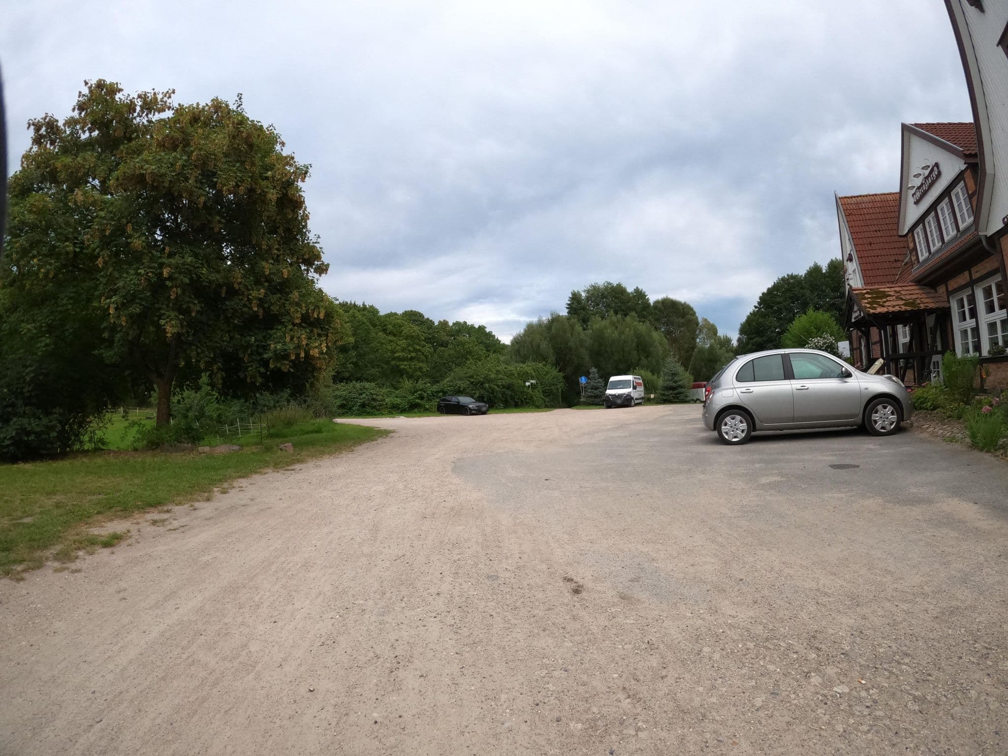 Street view near Die Grenzburg, Mühl Rosin — © masterofnoroad (CC BY-SA · Mapillary)