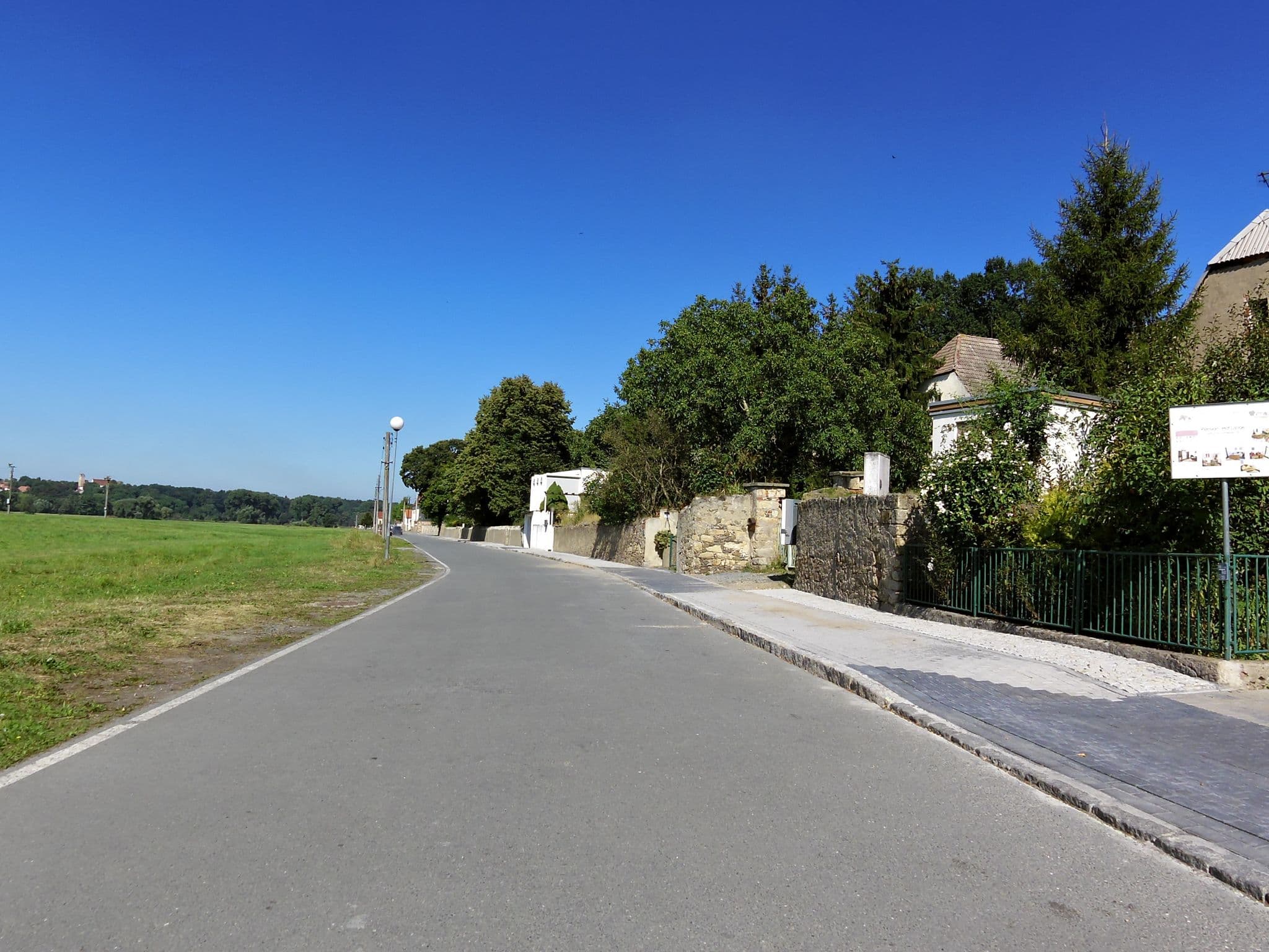 Street view near Hof Lange, Strehla — © zoegglmeyr (CC BY-SA · Mapillary)