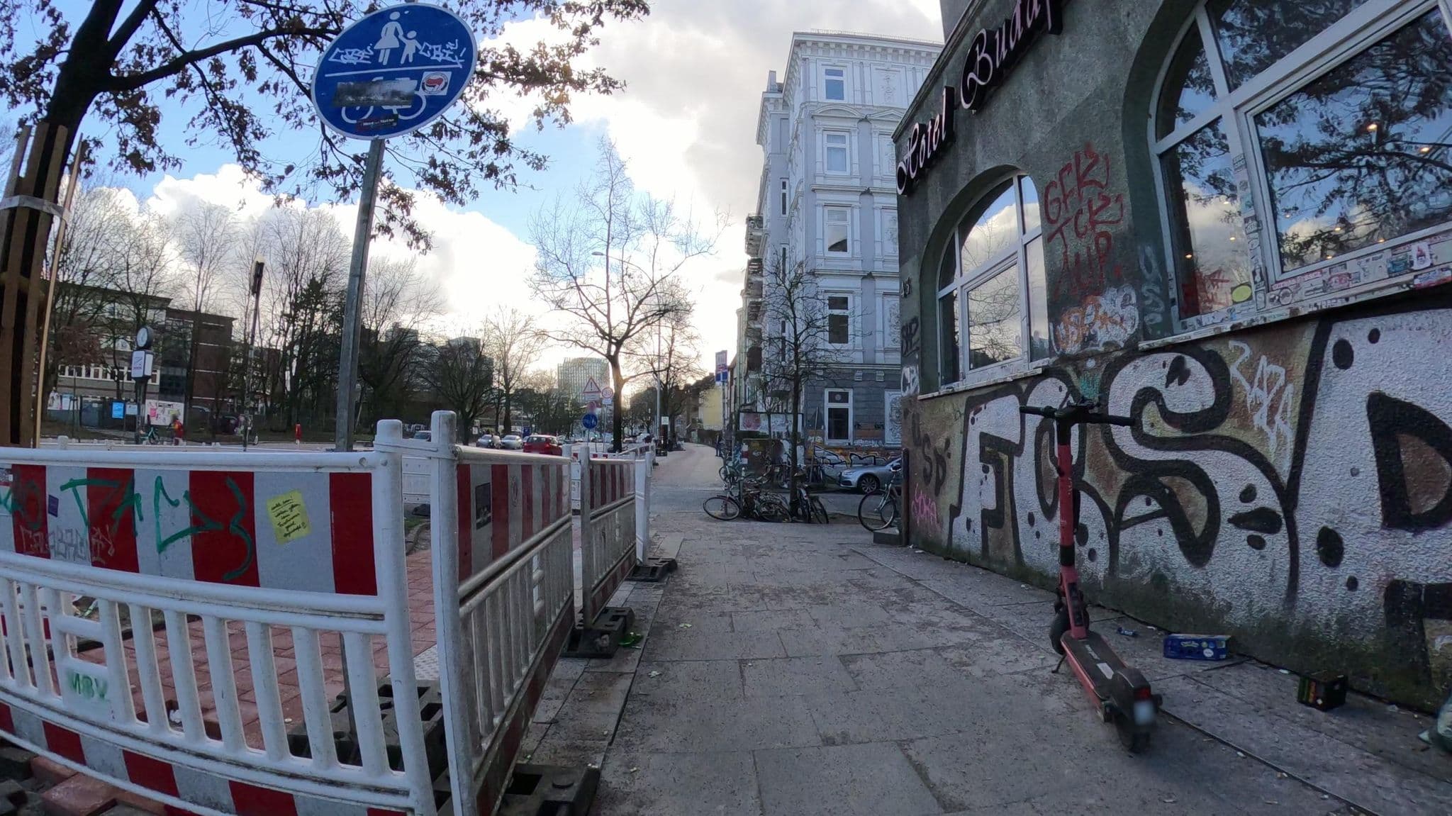 Street view near Jollyday Inn Hostel St. Pauli, St. Pauli — © veloroute_hamburg (CC BY-SA · Mapillary)