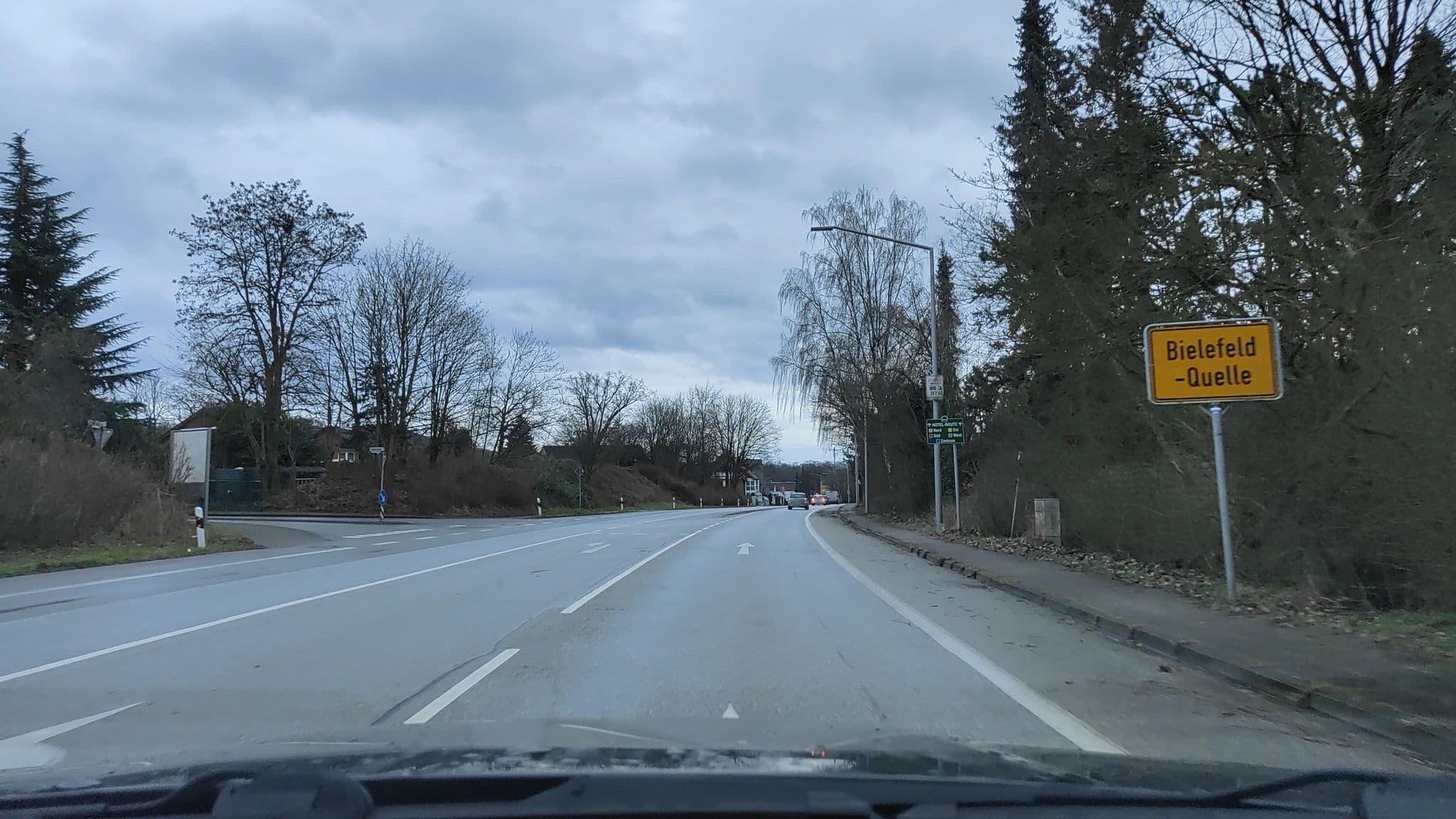 Street view near Schlichte Hof, Bielefeld — © Coemgen84 (CC BY-SA · Mapillary)