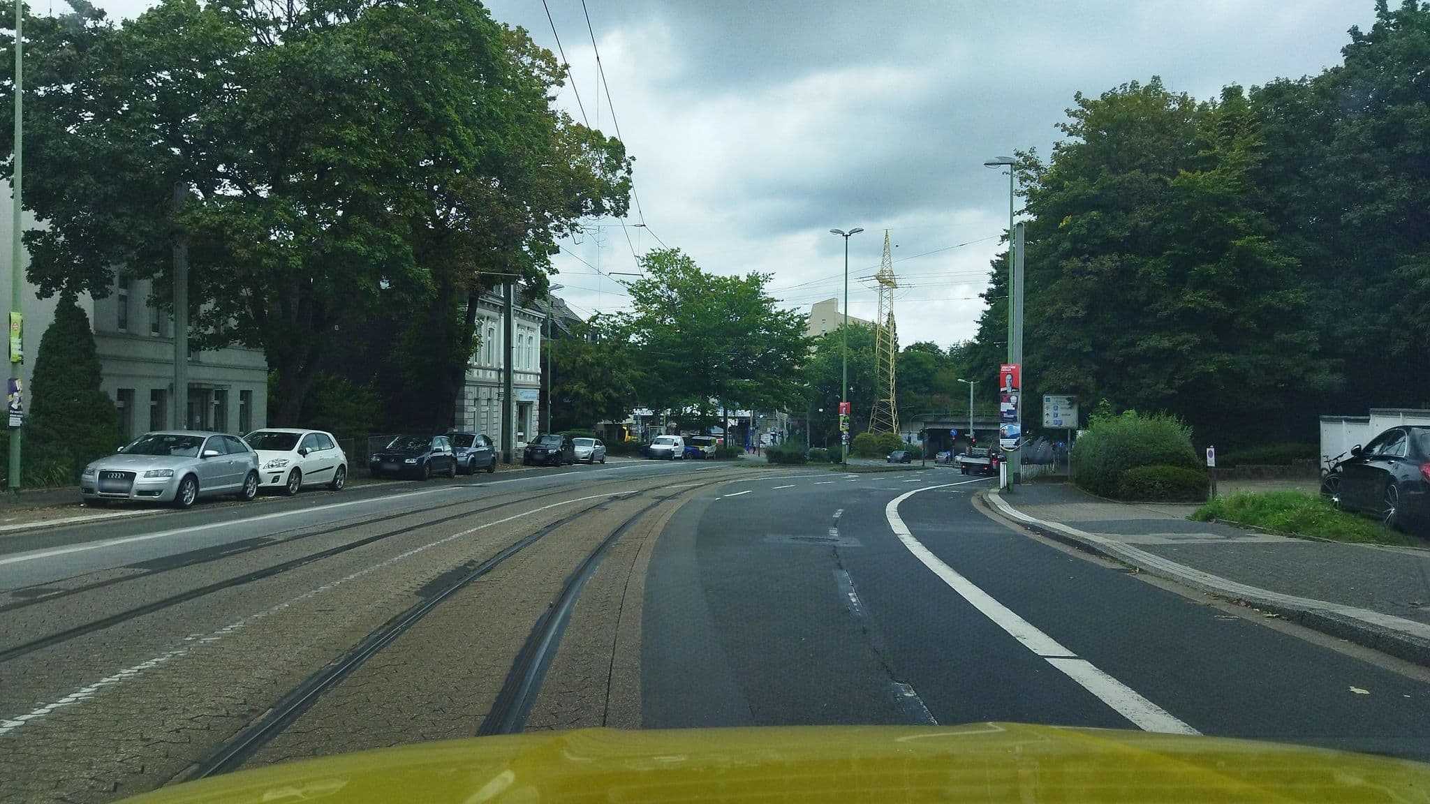 Street view near Hotel am Schlosspark, Essen — © changchun1 (CC BY-SA · Mapillary)