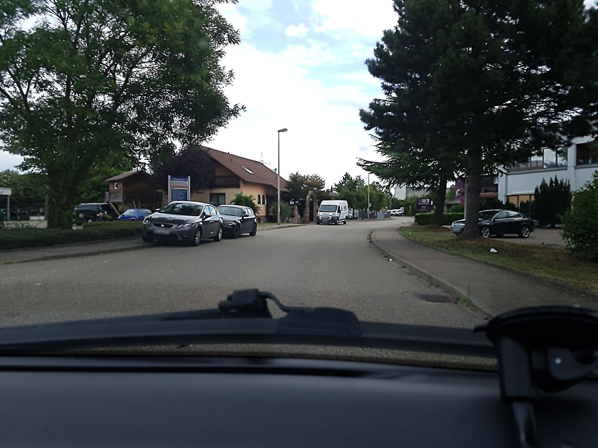 Street view near Wohnwagenabstellplatz Kuhn, Offenburg — © corkviewer (CC BY-SA · Mapillary)