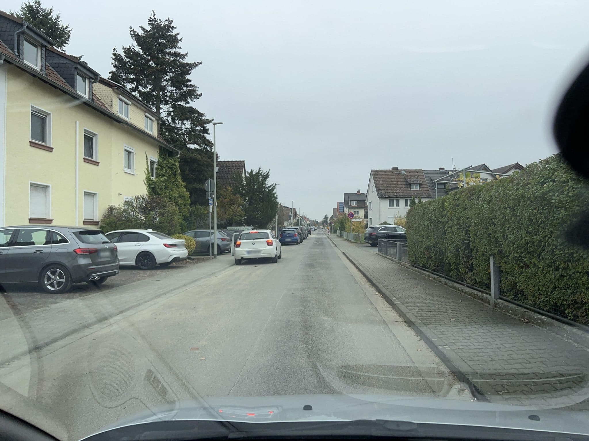 Street view near Pension Bunz, Kelsterbach — © robffm (CC BY-SA · Mapillary)