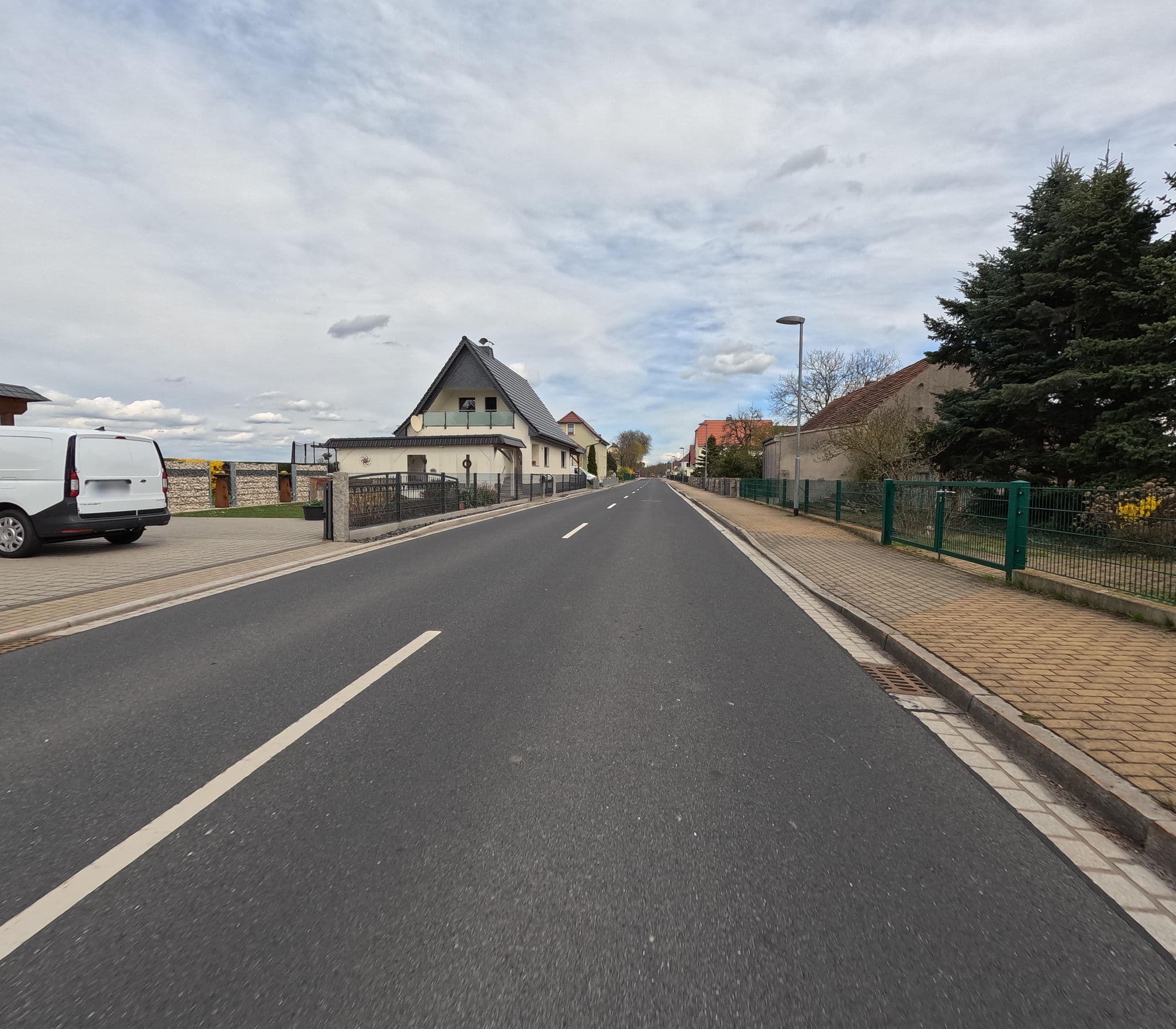 Street view near am Wald, Tauscha — © Suricata (CC BY-SA · Mapillary)