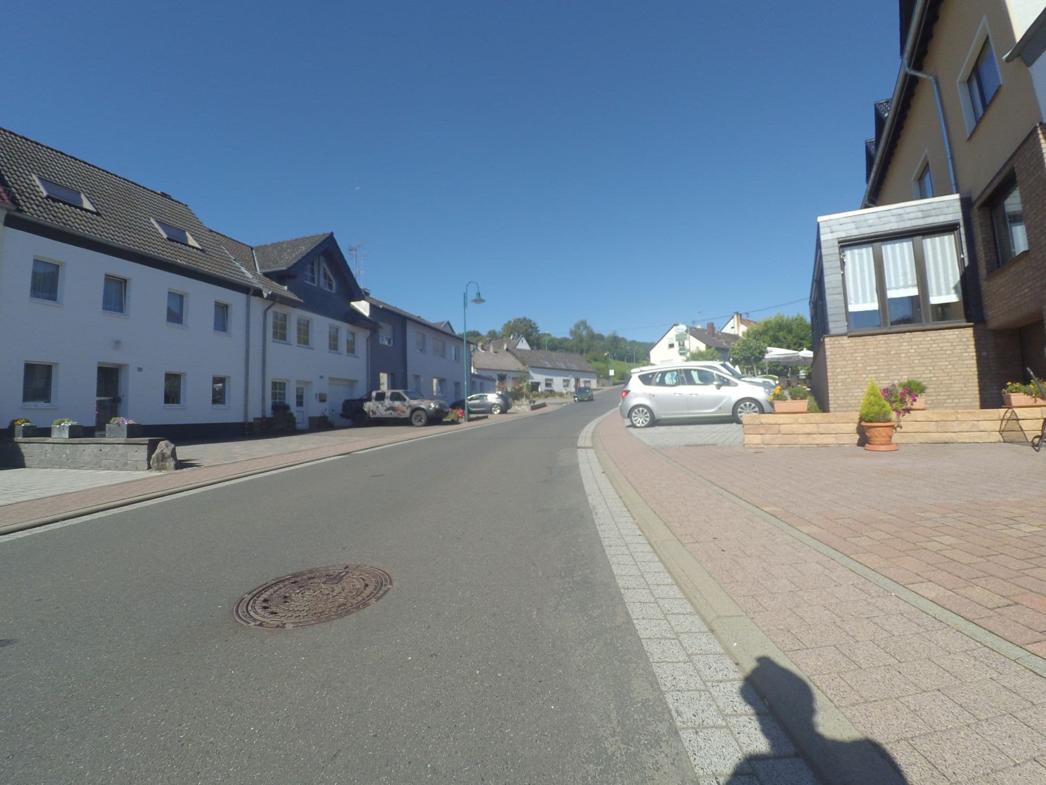 Street view near Zur Neroburg, Pelm — © peewee32 (CC BY-SA · Mapillary)