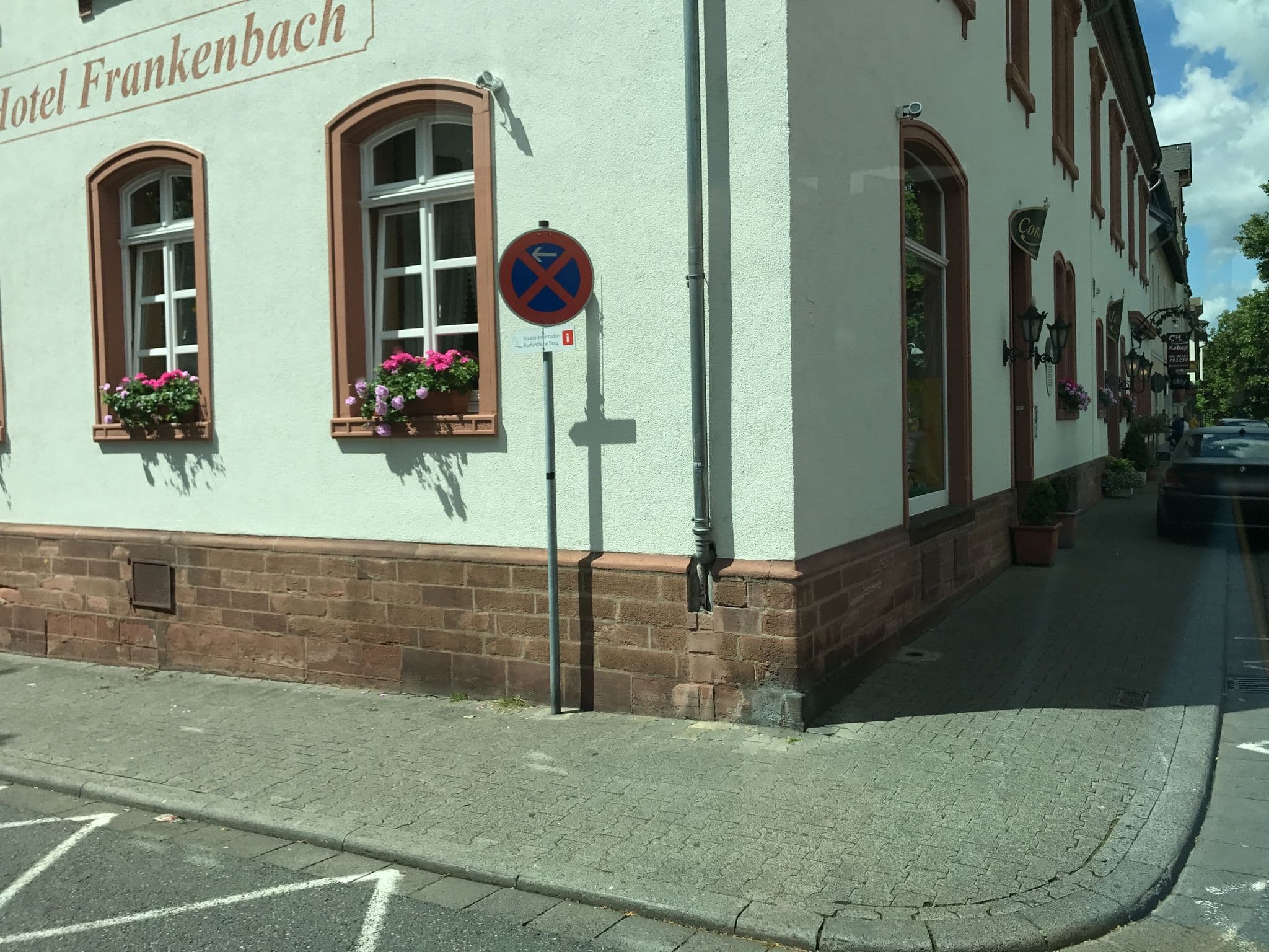 Street view near Hotel Frankenbach "Mainzer Hof", Eltville — © miguel_andrade (CC BY-SA · Mapillary)