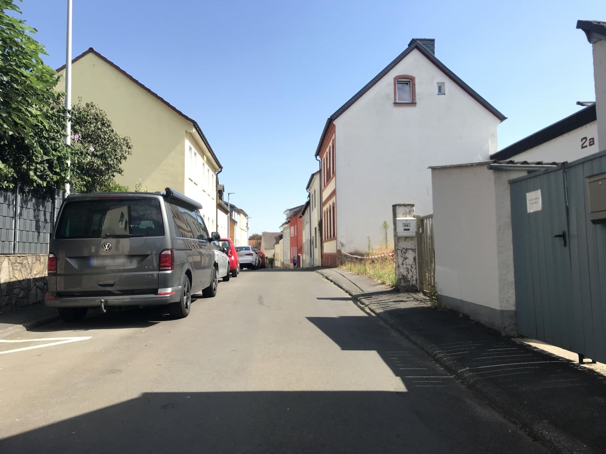Street view near Pension & Ferienwohnungen Allendorf, Geisenheim — © miguel_andrade (CC BY-SA · Mapillary)