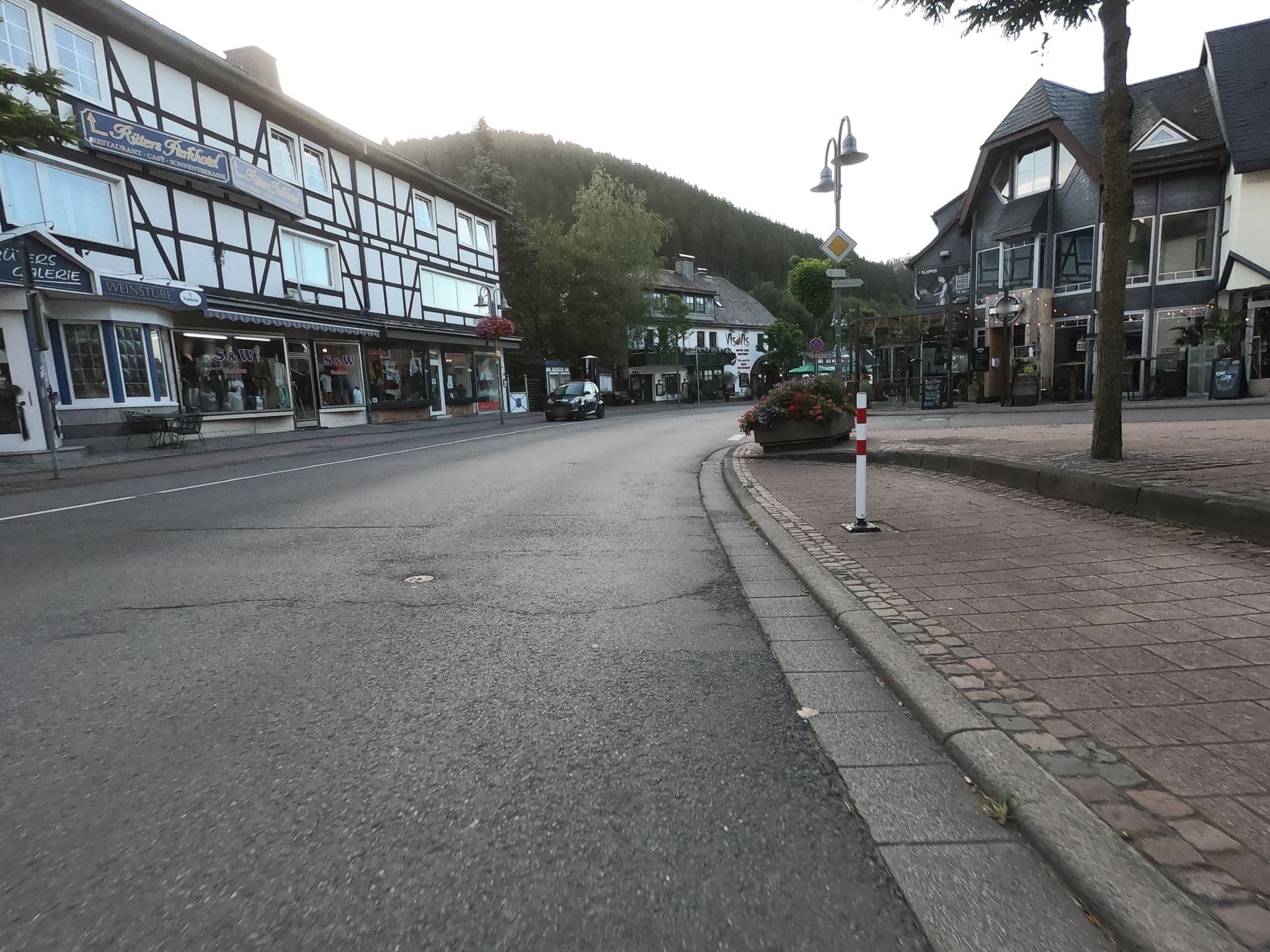 Street view near Rüters Parkhotel, Willingen — © thedutchcyclist (CC BY-SA · Mapillary)