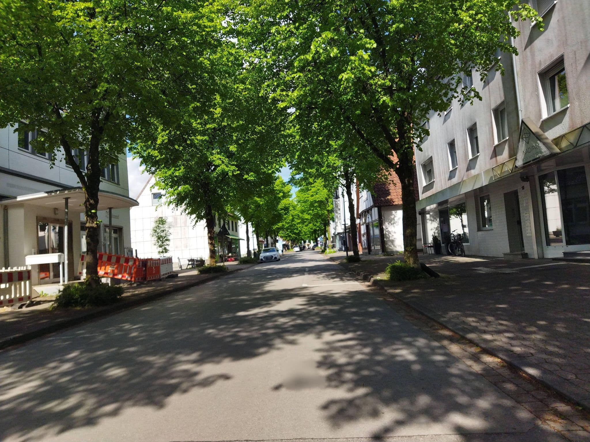 Street view near Teutonia Hotel, Bad Meinberg — © changchun1 (CC BY-SA · Mapillary)