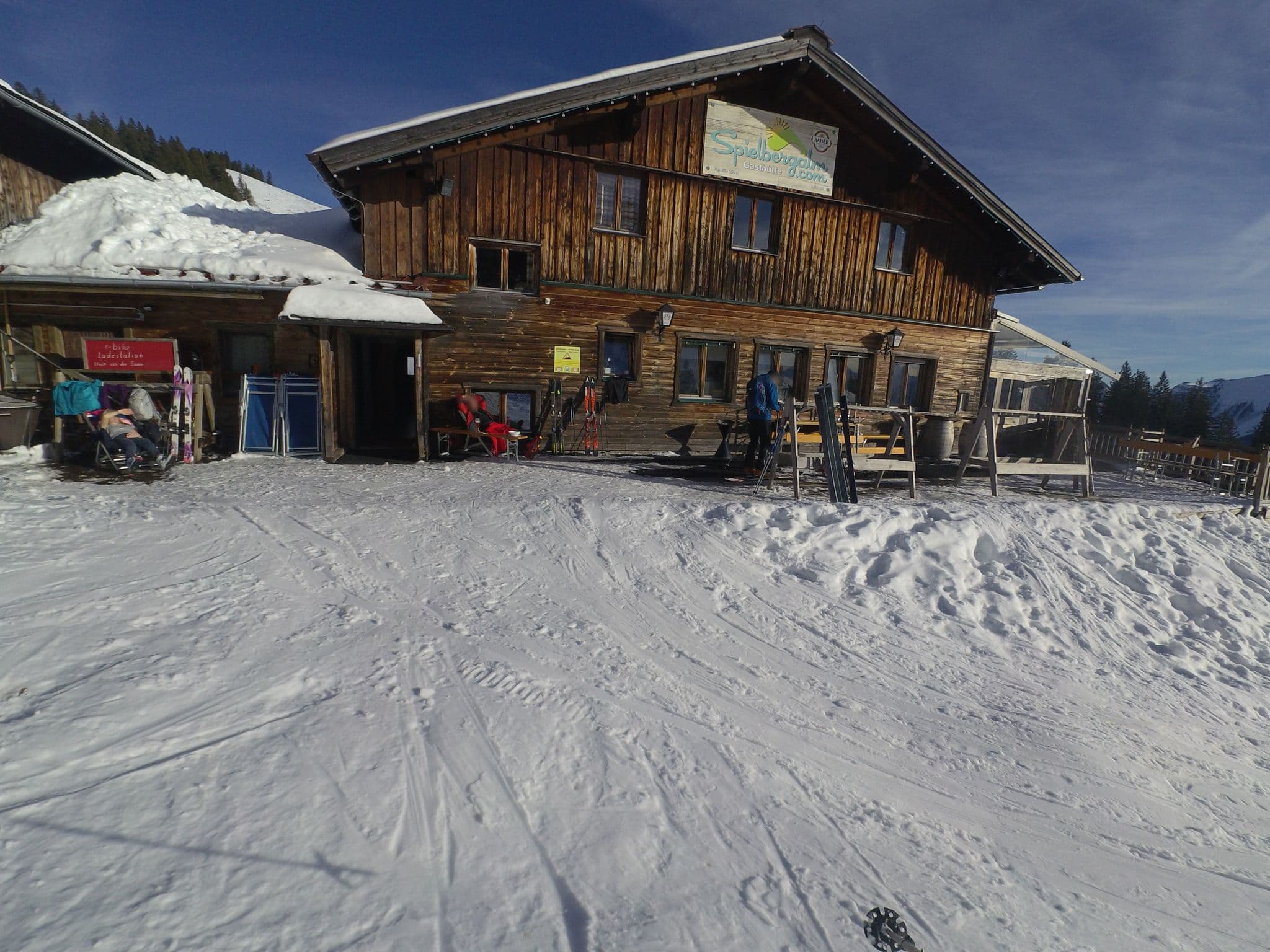 Street view near Spielbergalm (Gollegg), Adnet — © schermy_at (CC BY-SA · Mapillary)