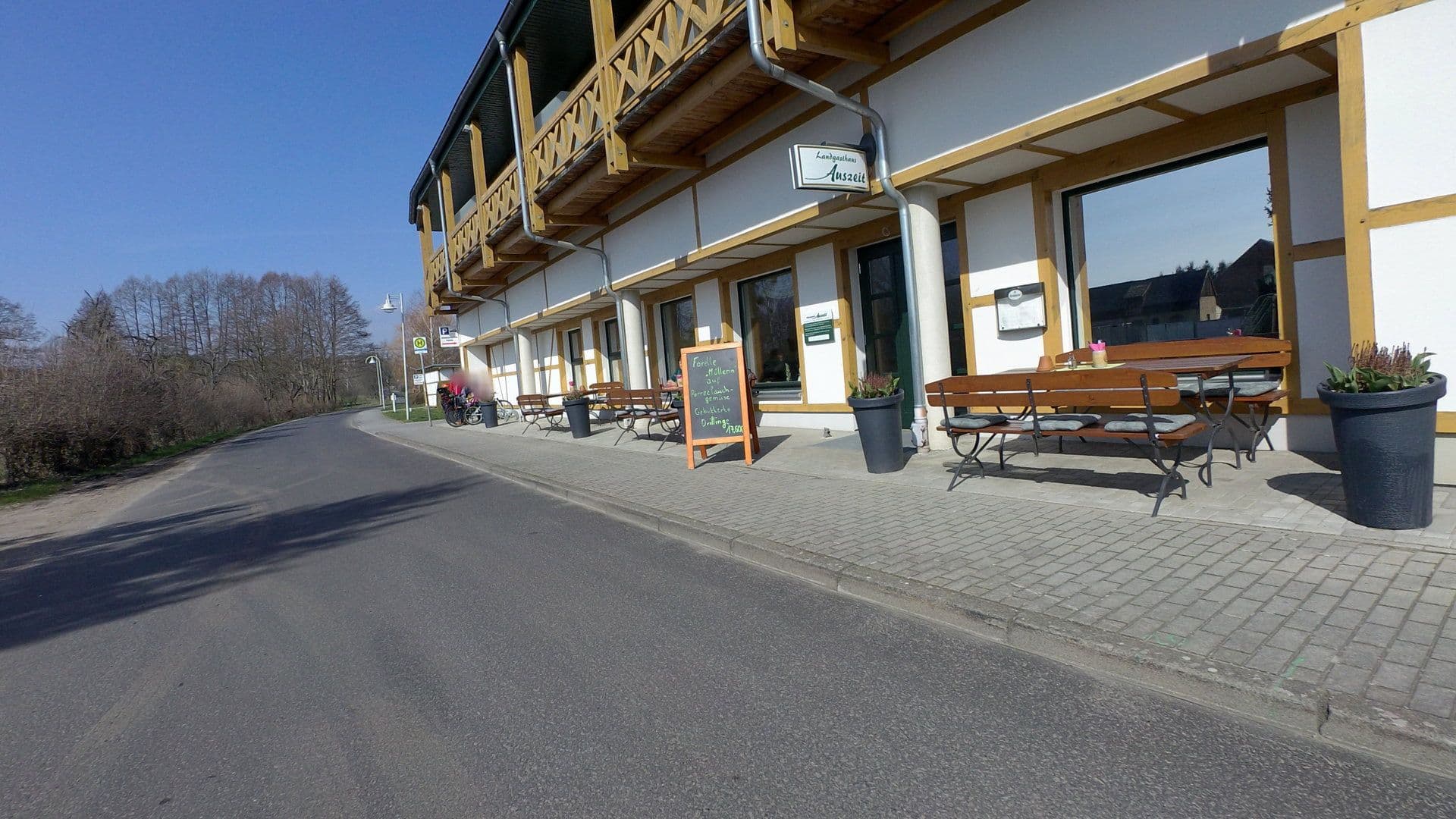 Street view near Pension Auszeit, Golßen — © moenk (CC BY-SA · Mapillary)