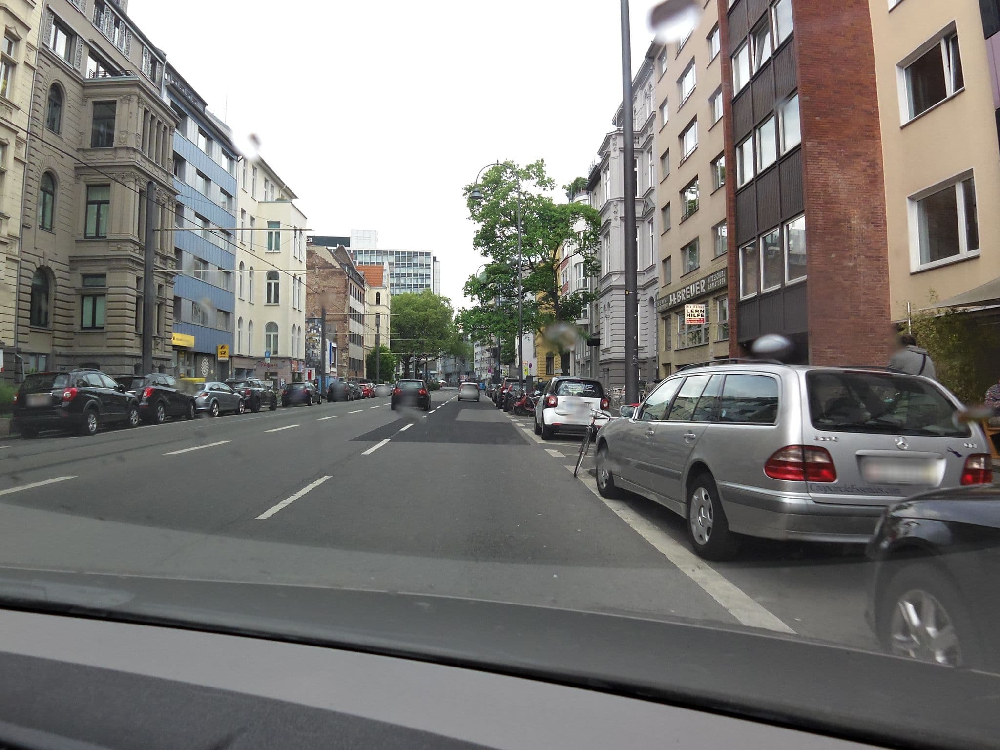 Street view near Pension Otto, Köln — © zoegglmeyr (CC BY-SA · Mapillary)