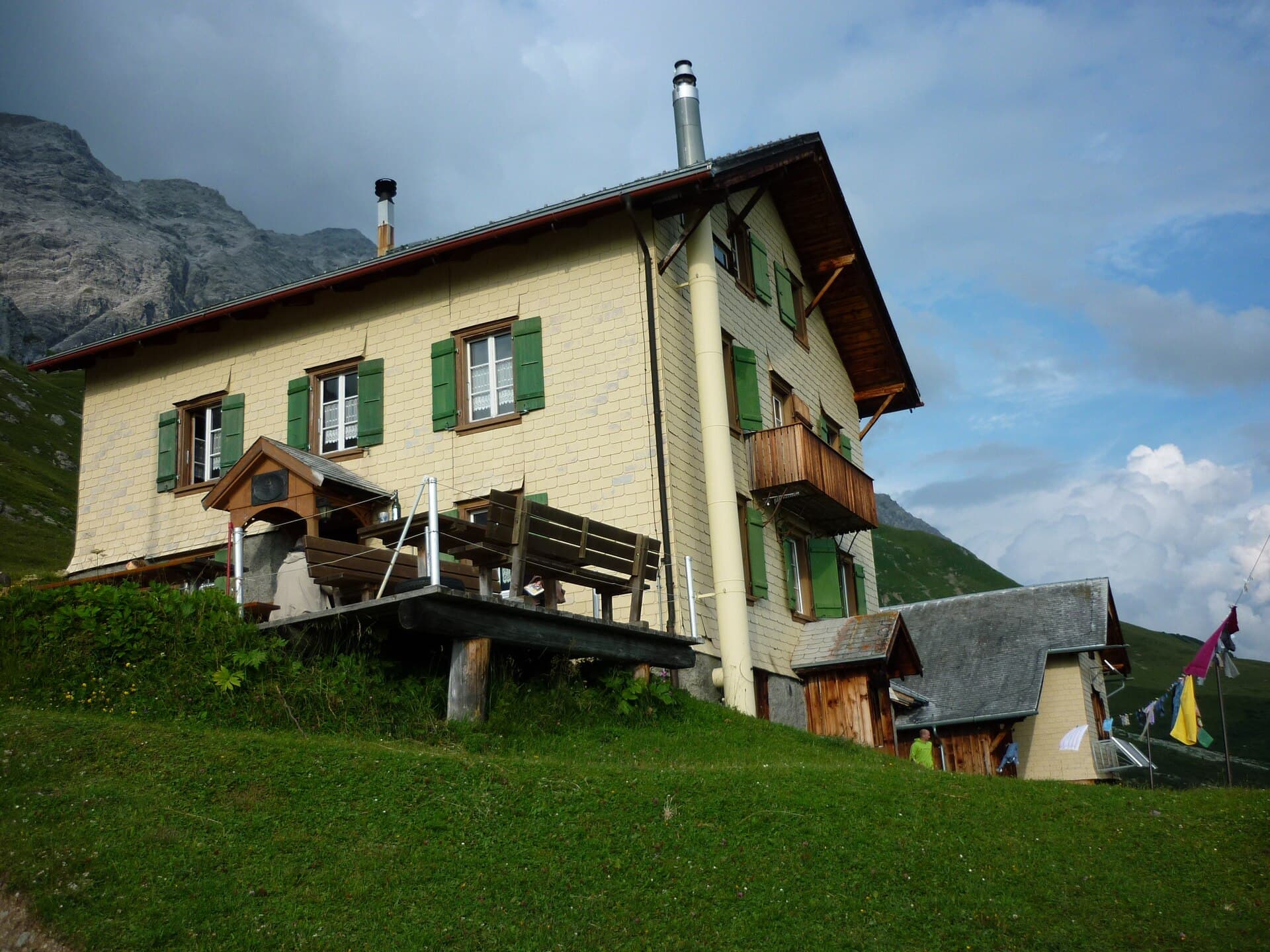 Schesaplanahütte (via Wikimedia Commons, CC BY-SA 3.0)