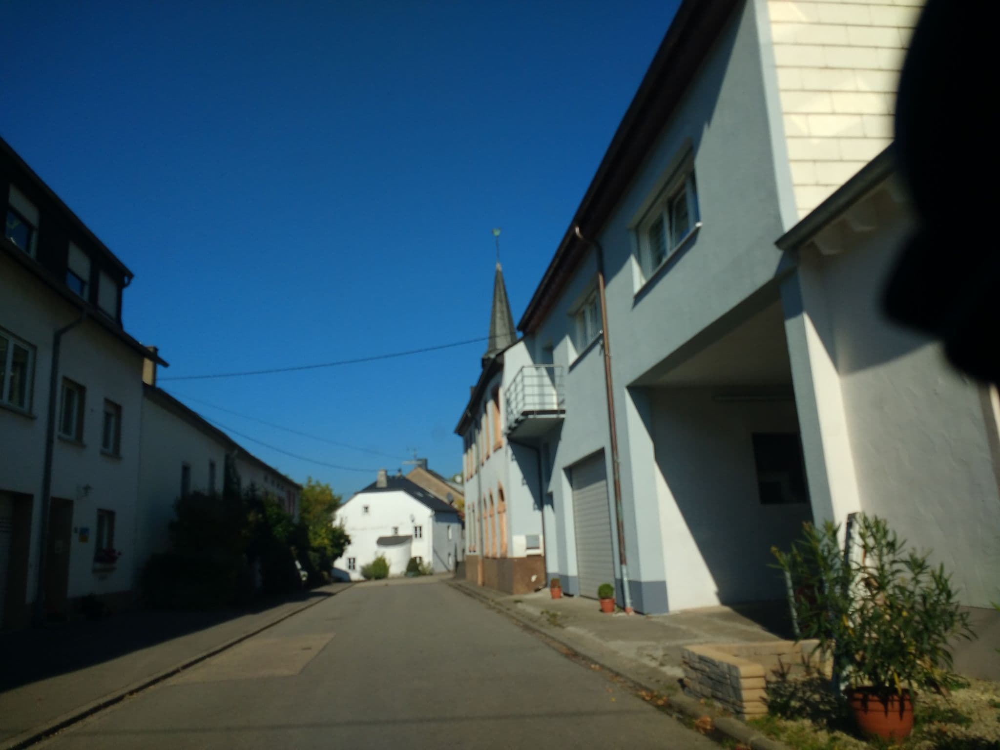 Street view near Ferienhaus "Zur alten Rebe", Wiltingen — © igdb (CC BY-SA · Mapillary)