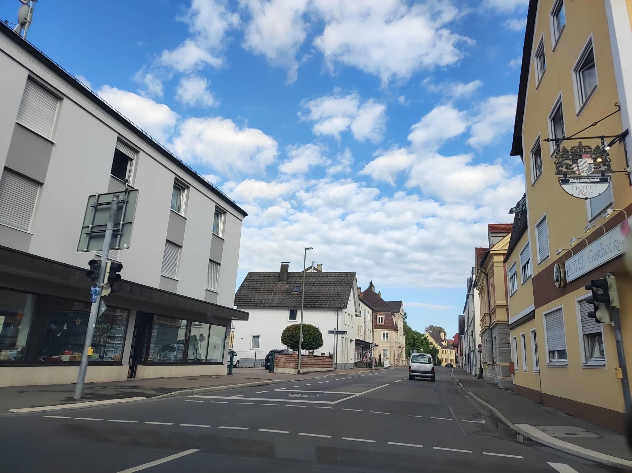 Street view near Hotel Gasthof Rose, Günzburg — © msdess (CC BY-SA · Mapillary)