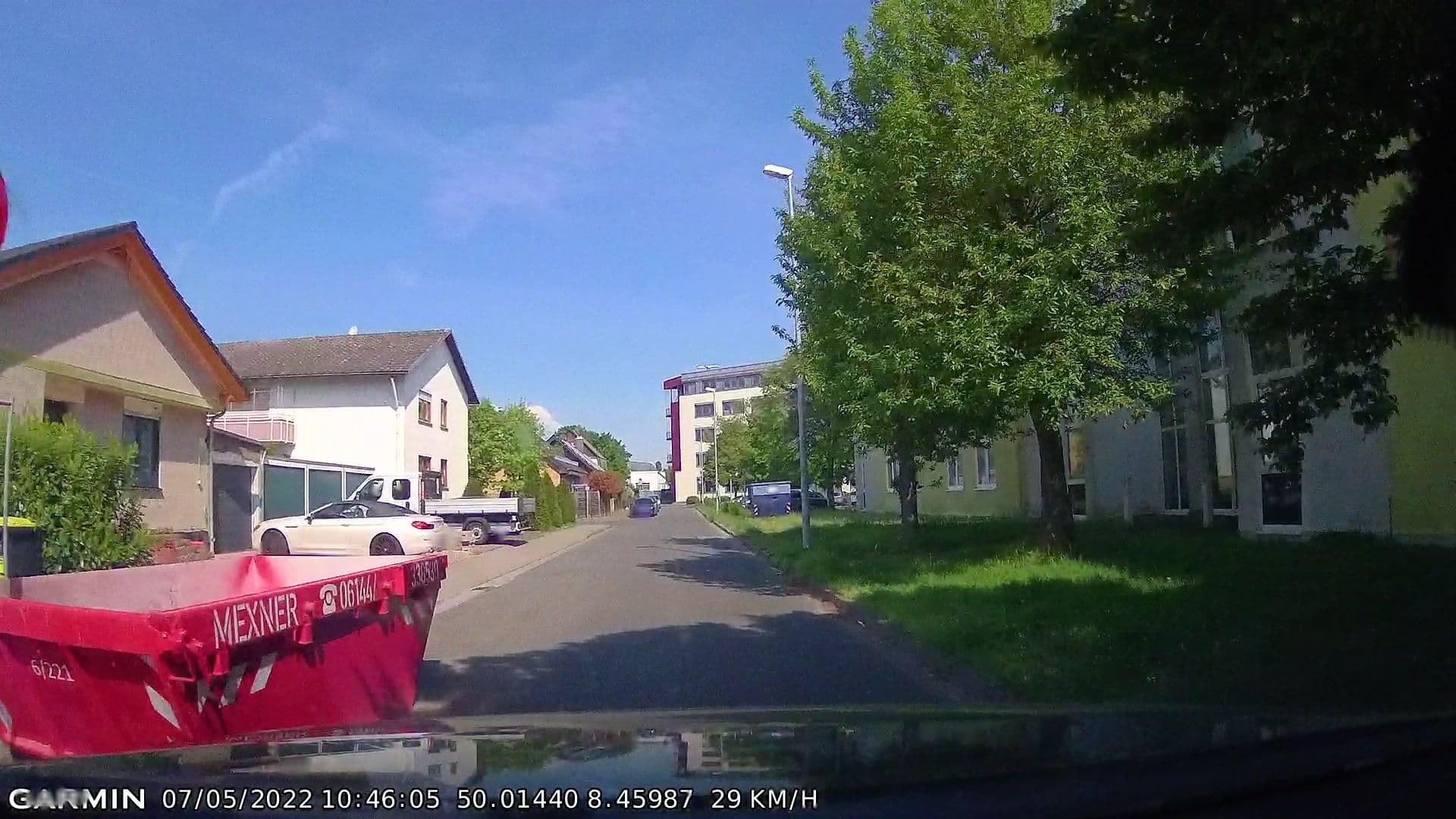 Street view near NH Frankfurt Airport West, Raunheim — © curtisnewton (CC BY-SA · Mapillary)