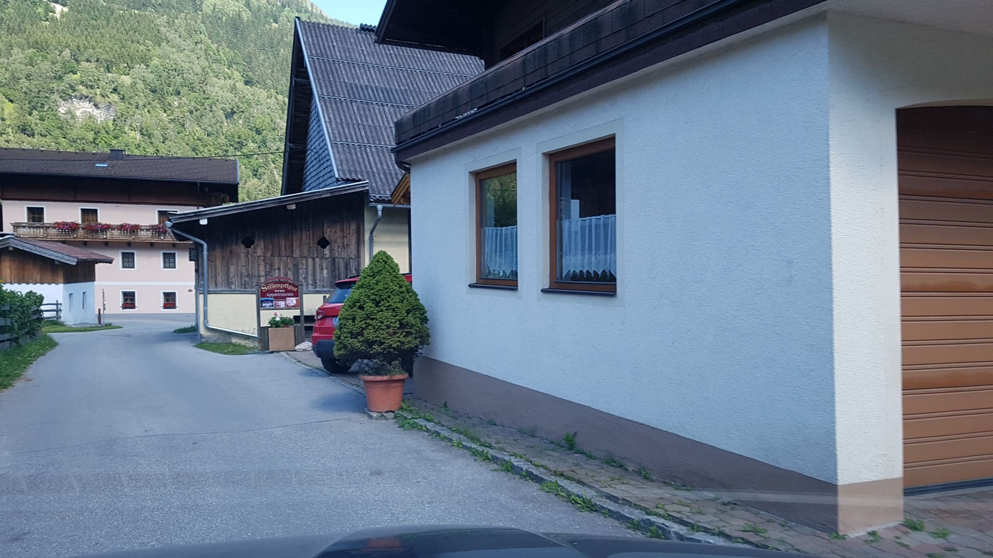 Street view near Strampflgut, Rauris — © schermy_at (CC BY-SA · Mapillary)