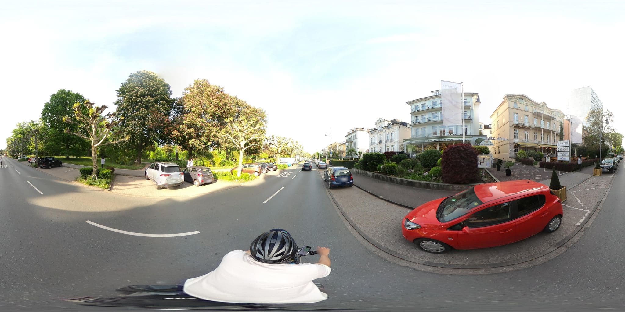 Street view near Hotel Villa am Kurpark, Bad Homburg vor der Höhe — © Planungsgesellschaft_RV-K (CC BY-SA · Mapillary)