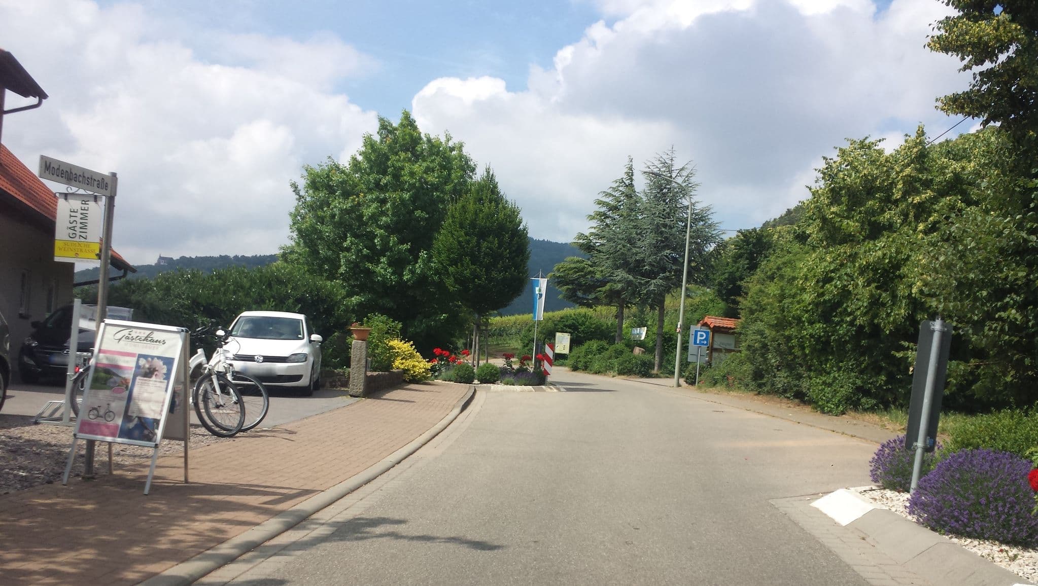 Street view near Gästehaus Moni Jäger, Rhodt unter Rietburg — © wegavision (CC BY-SA · Mapillary)