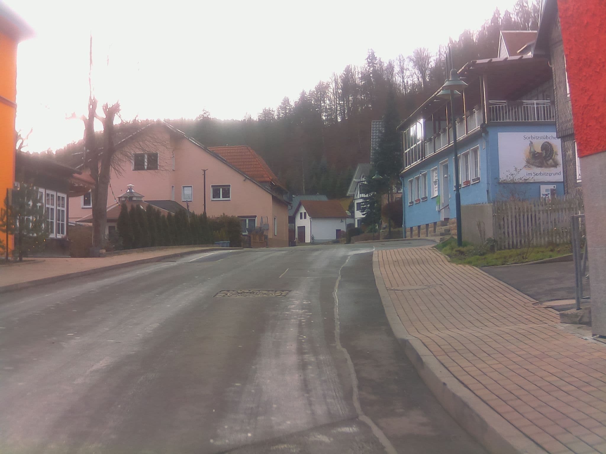 Street view near Hotel zum Auerhahn, Sitzendorf — © ramap (CC BY-SA · Mapillary)