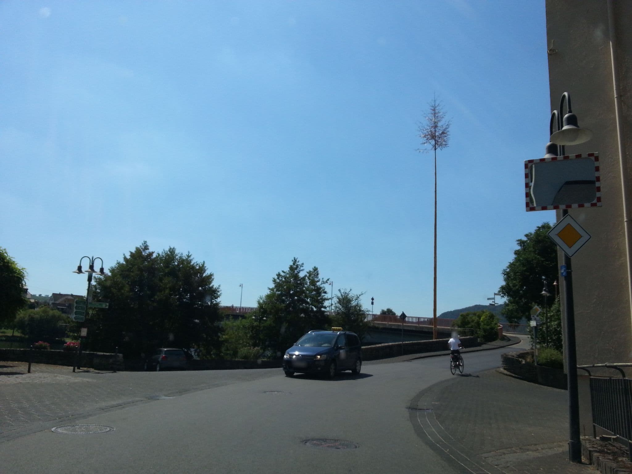 Street view near Hotel Piesporter Goldtröpfchen, Piesport — © it_s_so_funny (CC BY-SA · Mapillary)